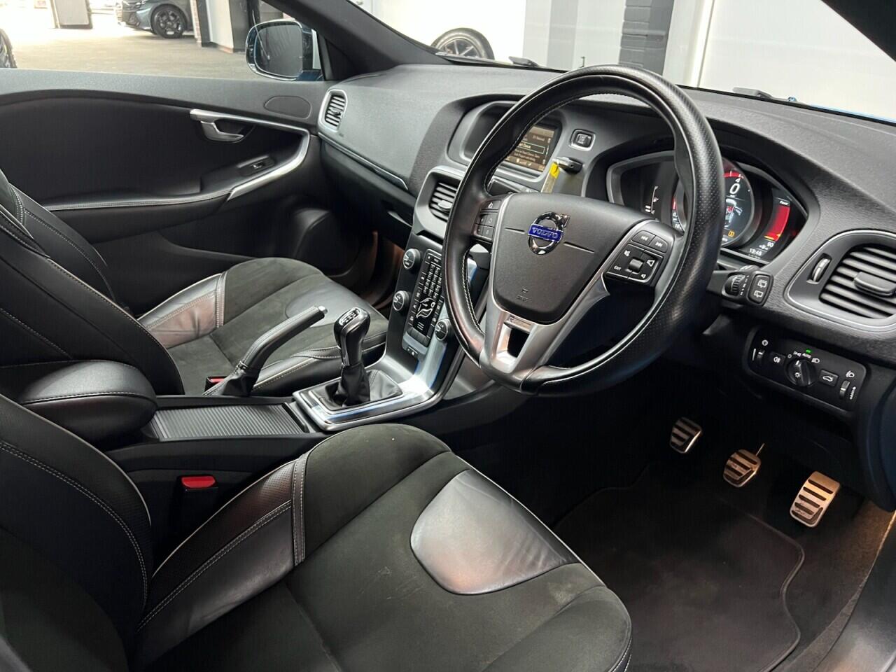 Volvo V40 view 38