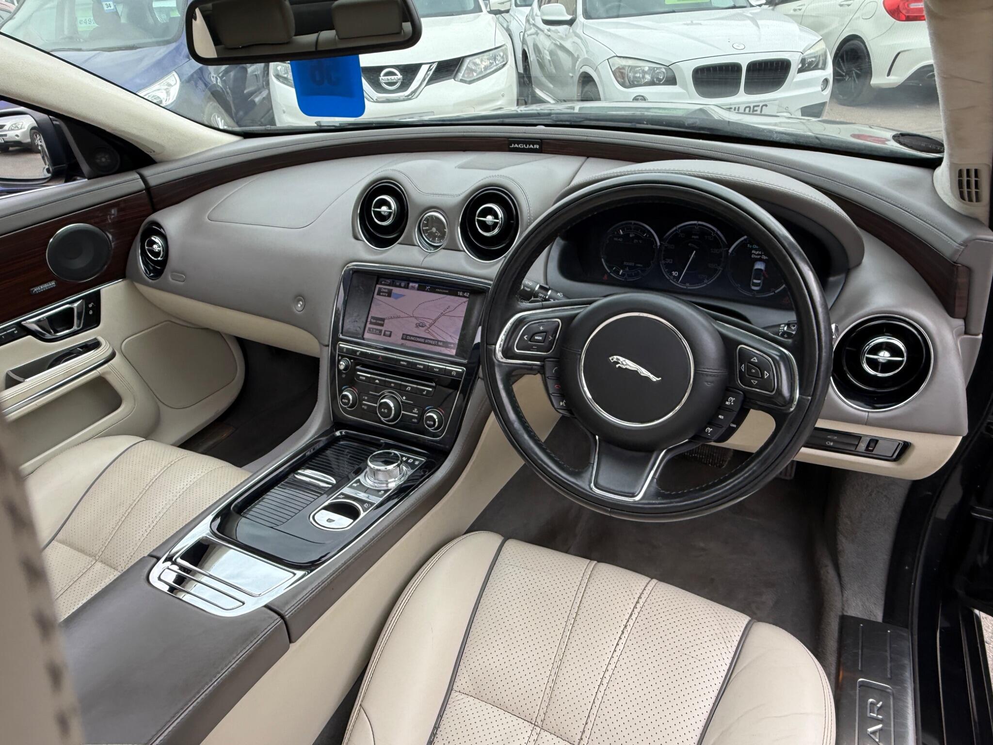 Jaguar XJ - Image 33