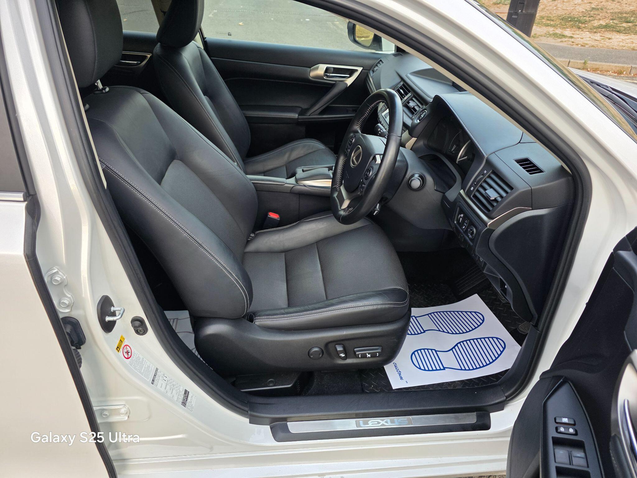 Lexus CT view 25