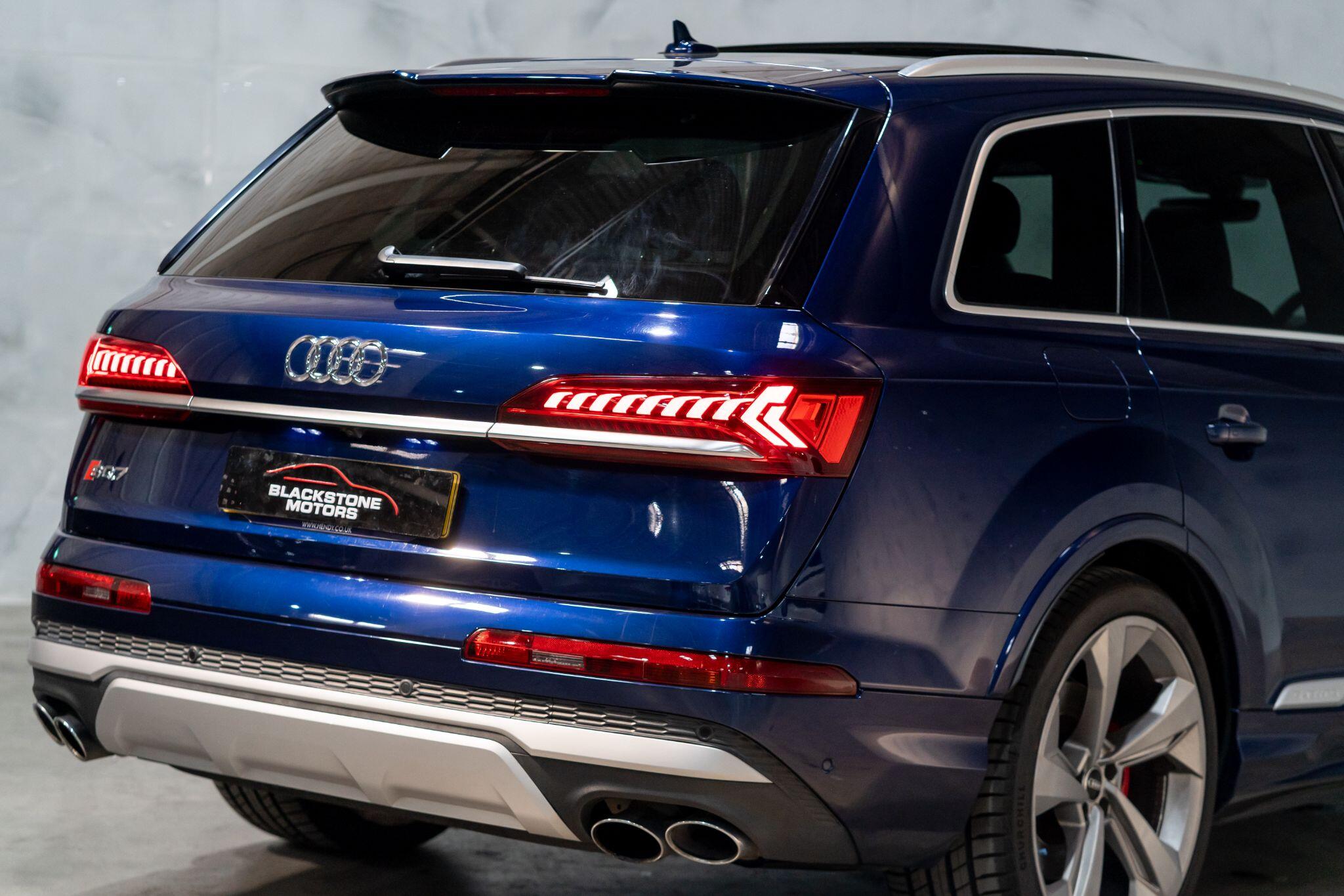 Audi SQ7 view 41