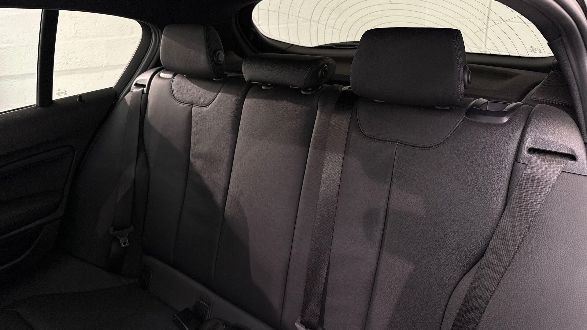 BMW 1 Series view 12