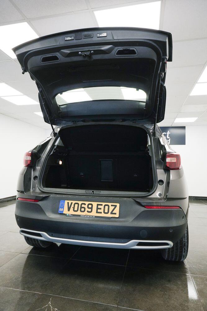 Vauxhall Grandland X view 8