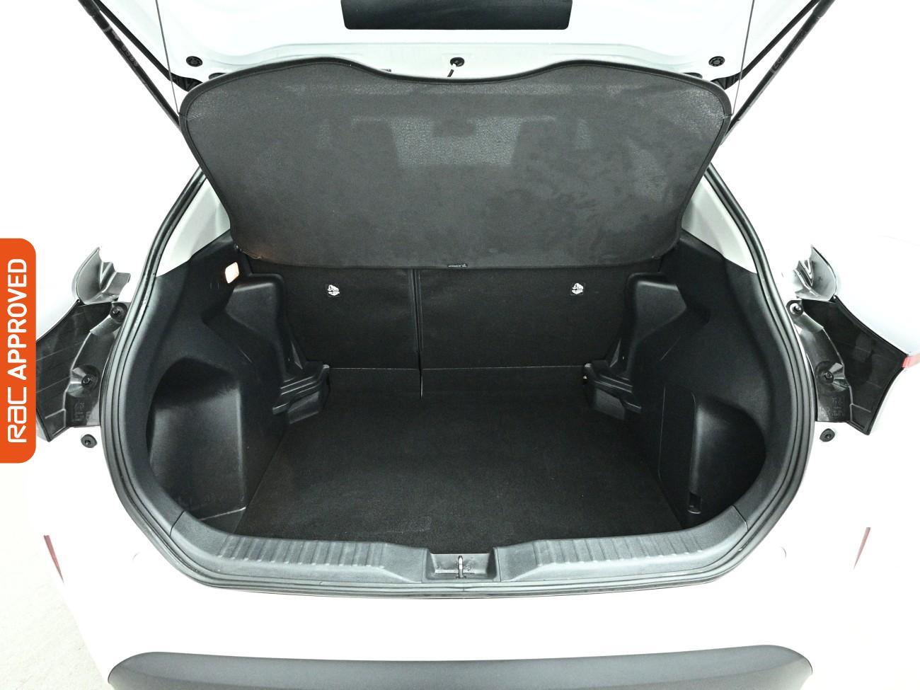 Toyota Yaris Cross view 24