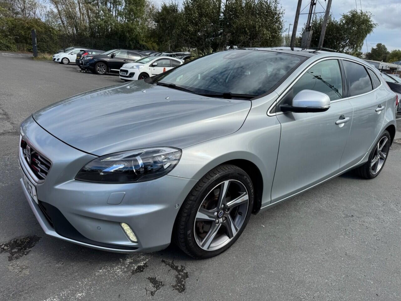 Volvo V40 view 45