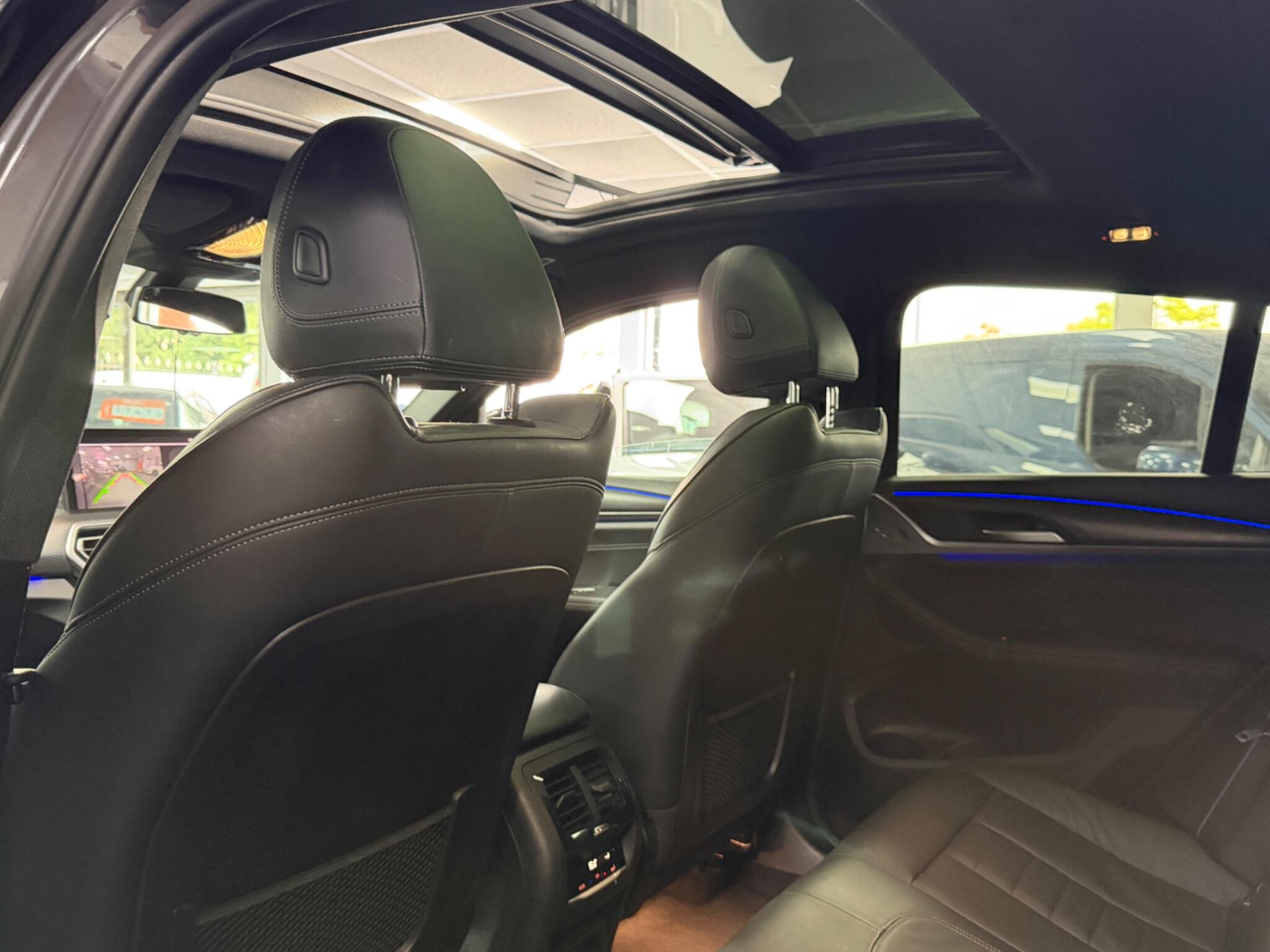 BMW X4 view 12