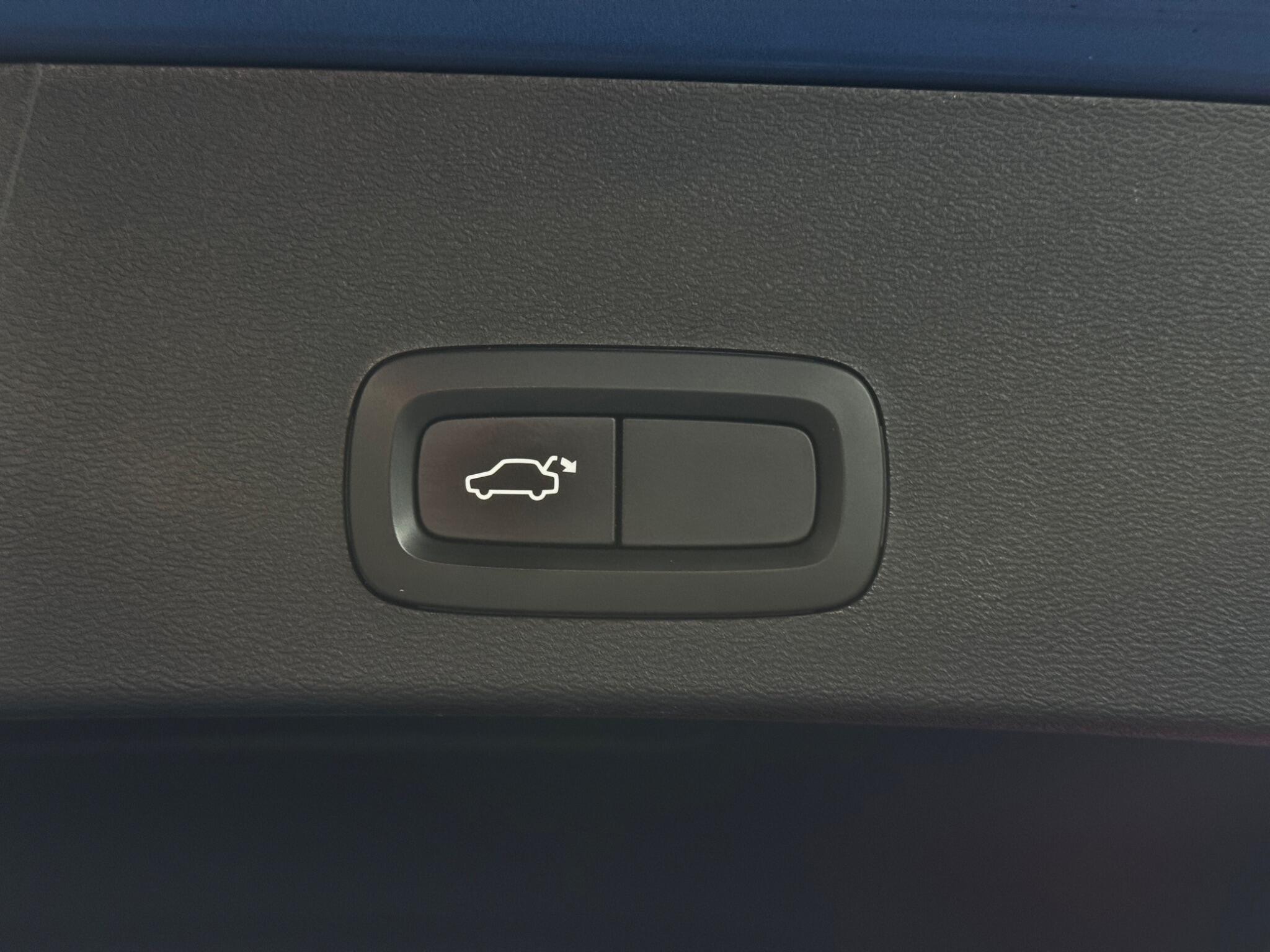 Volvo XC40 view 36