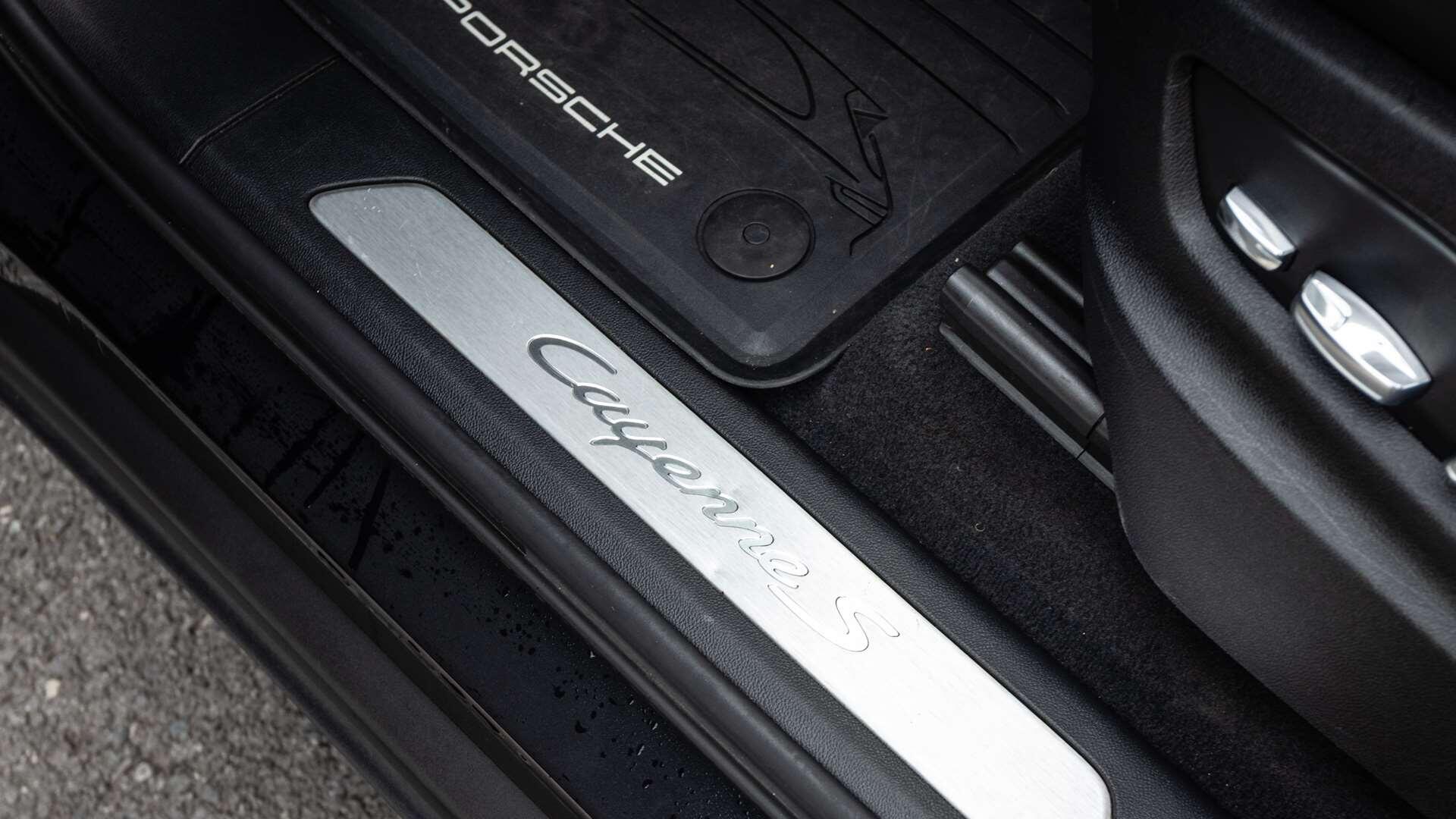 Porsche Cayenne view 30