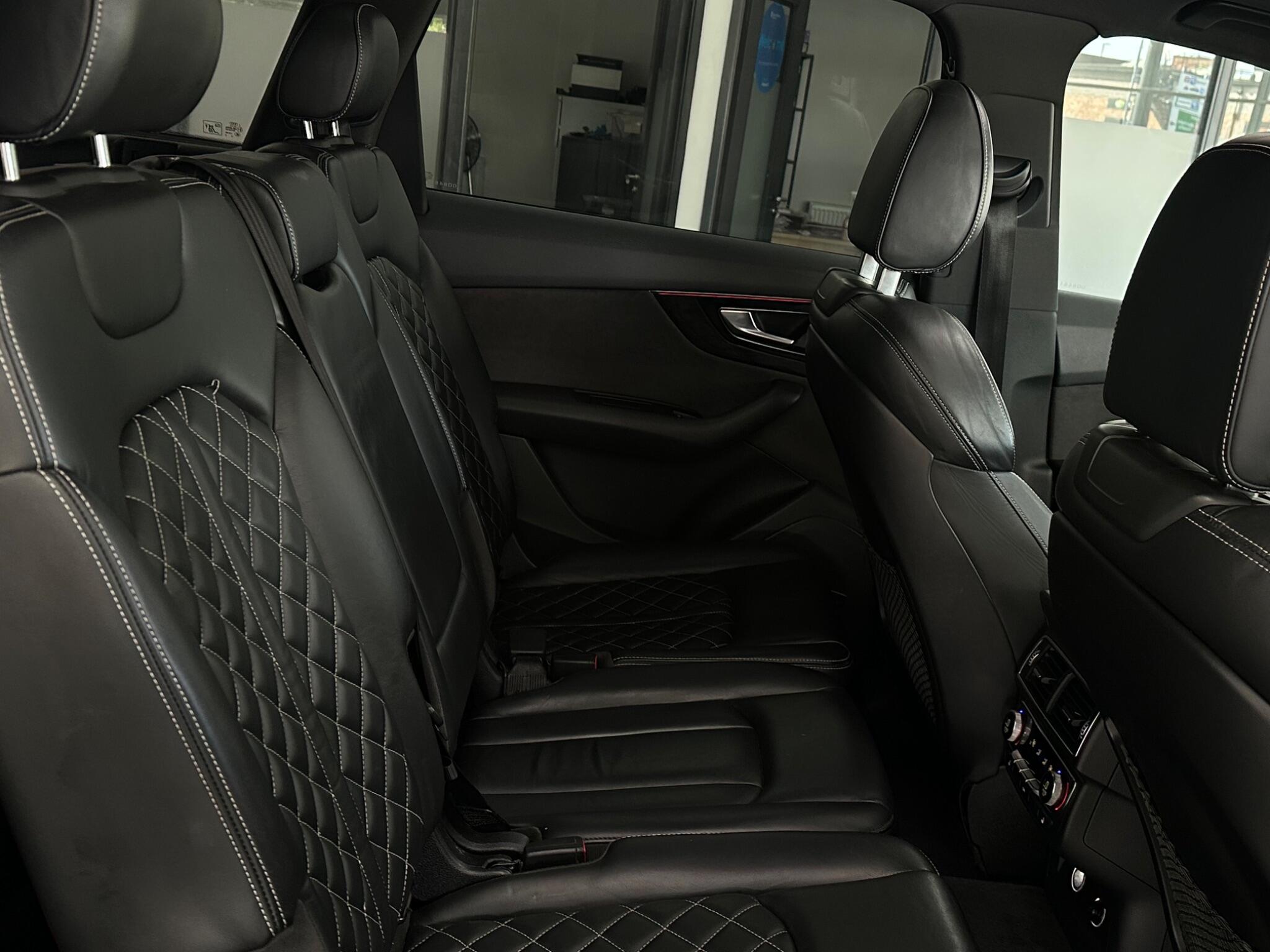 Audi Q7 view 35