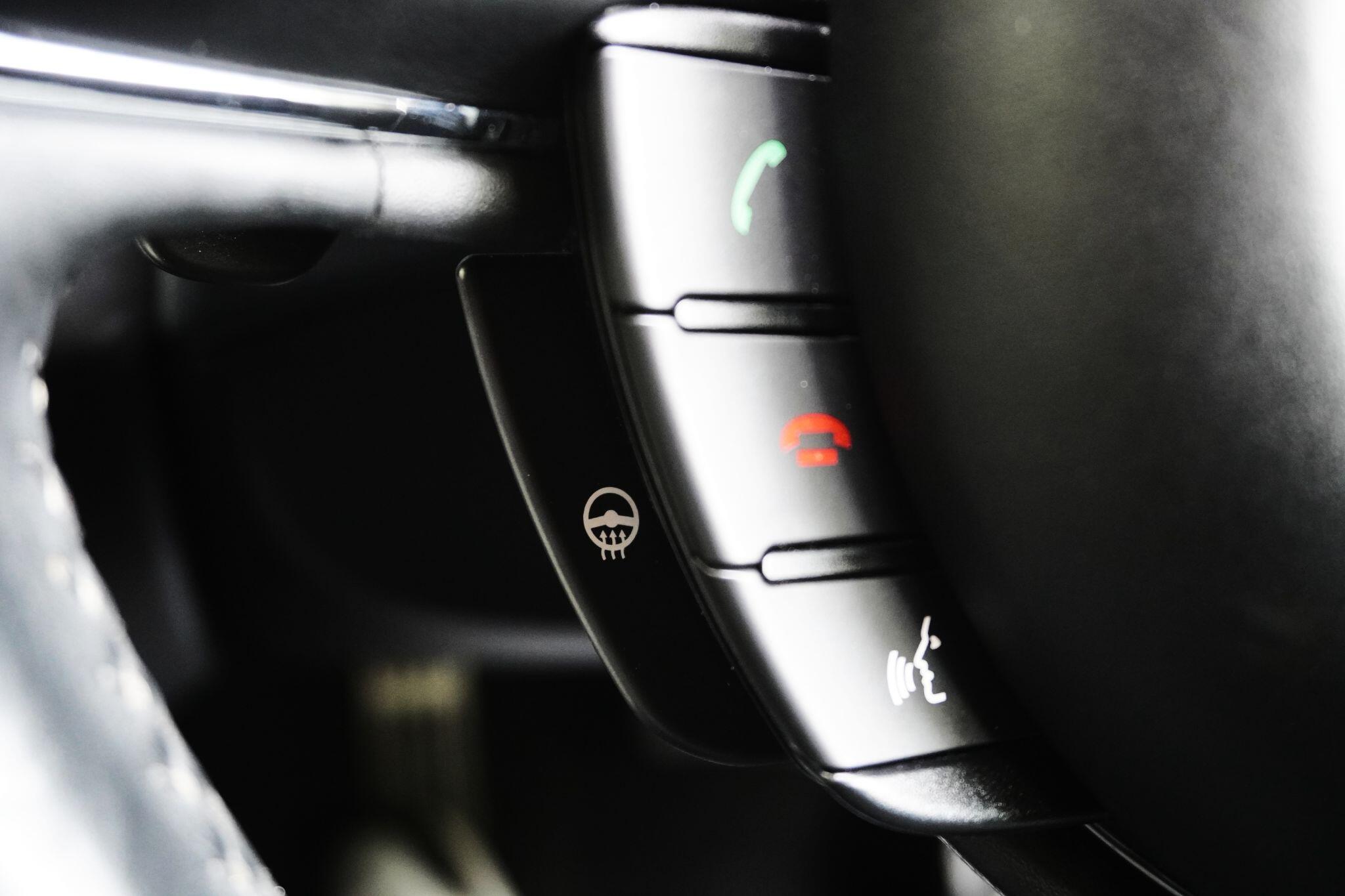 Jaguar XJ view 40