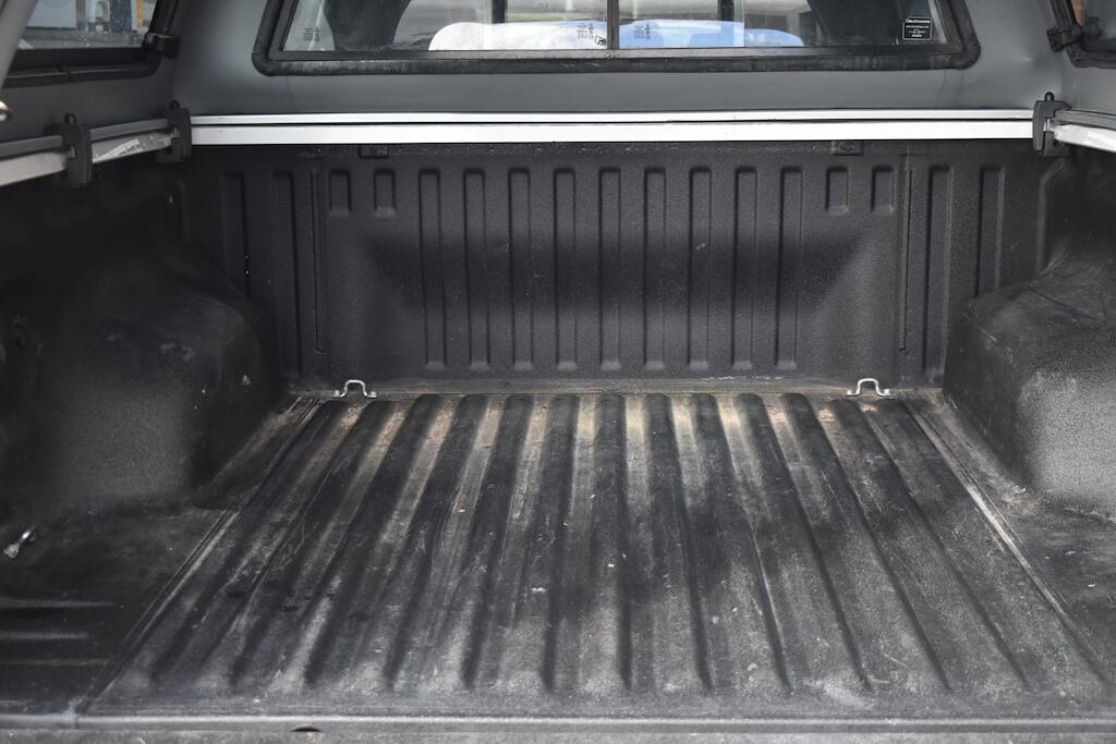 Volkswagen Amarok view 52
