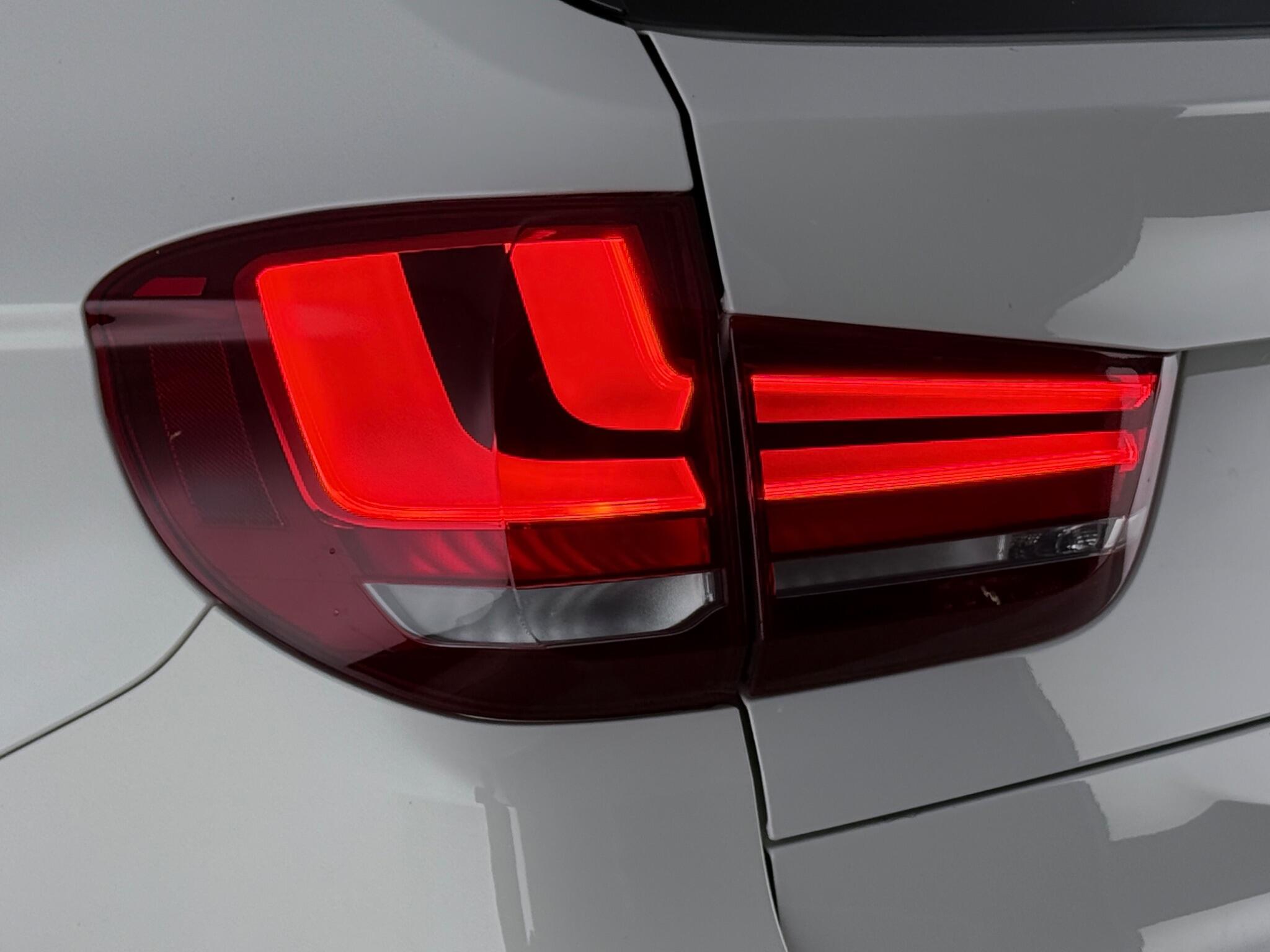 BMW X5 view 12