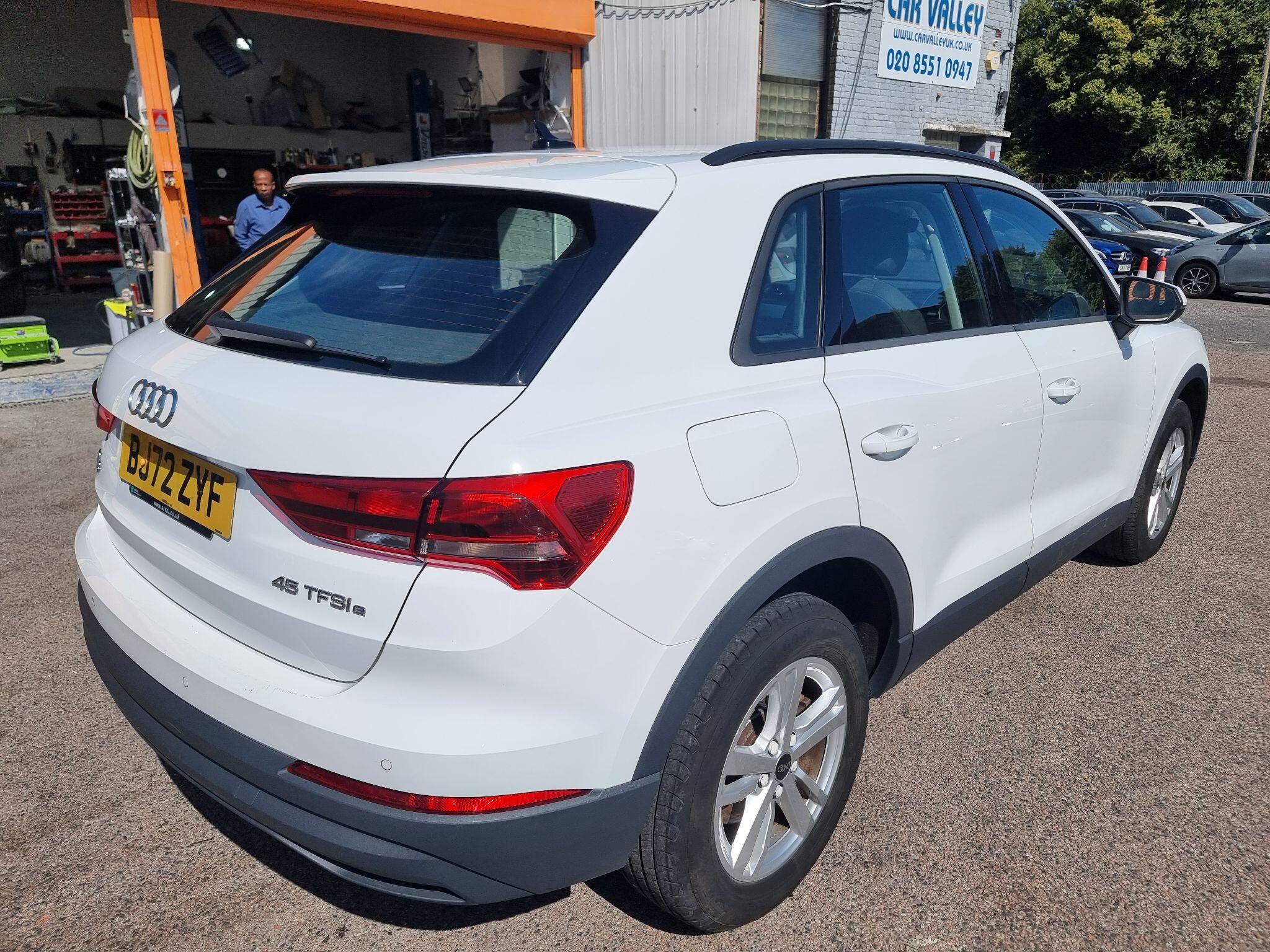 Audi Q3 view 4