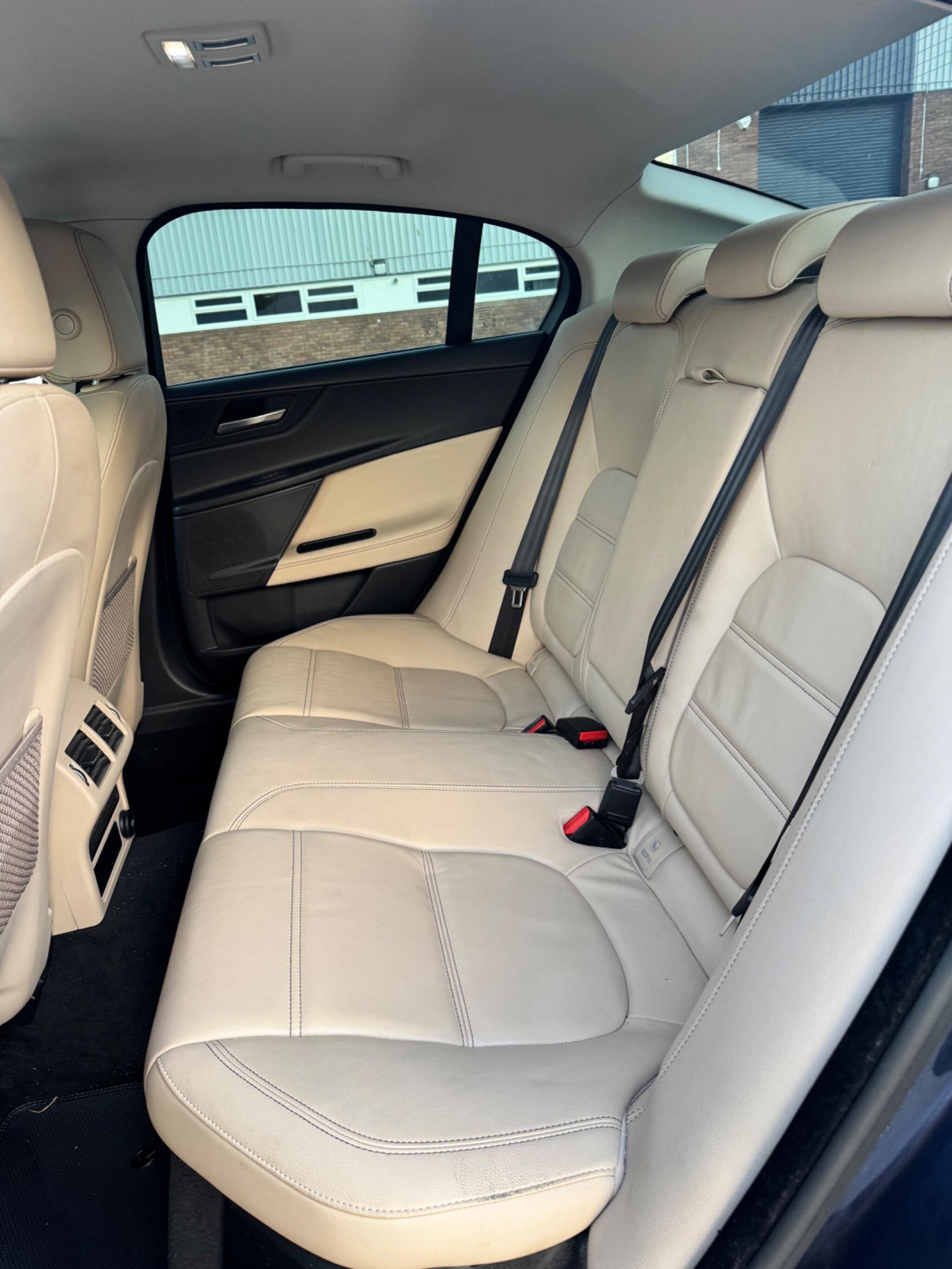 Jaguar Xe view 24