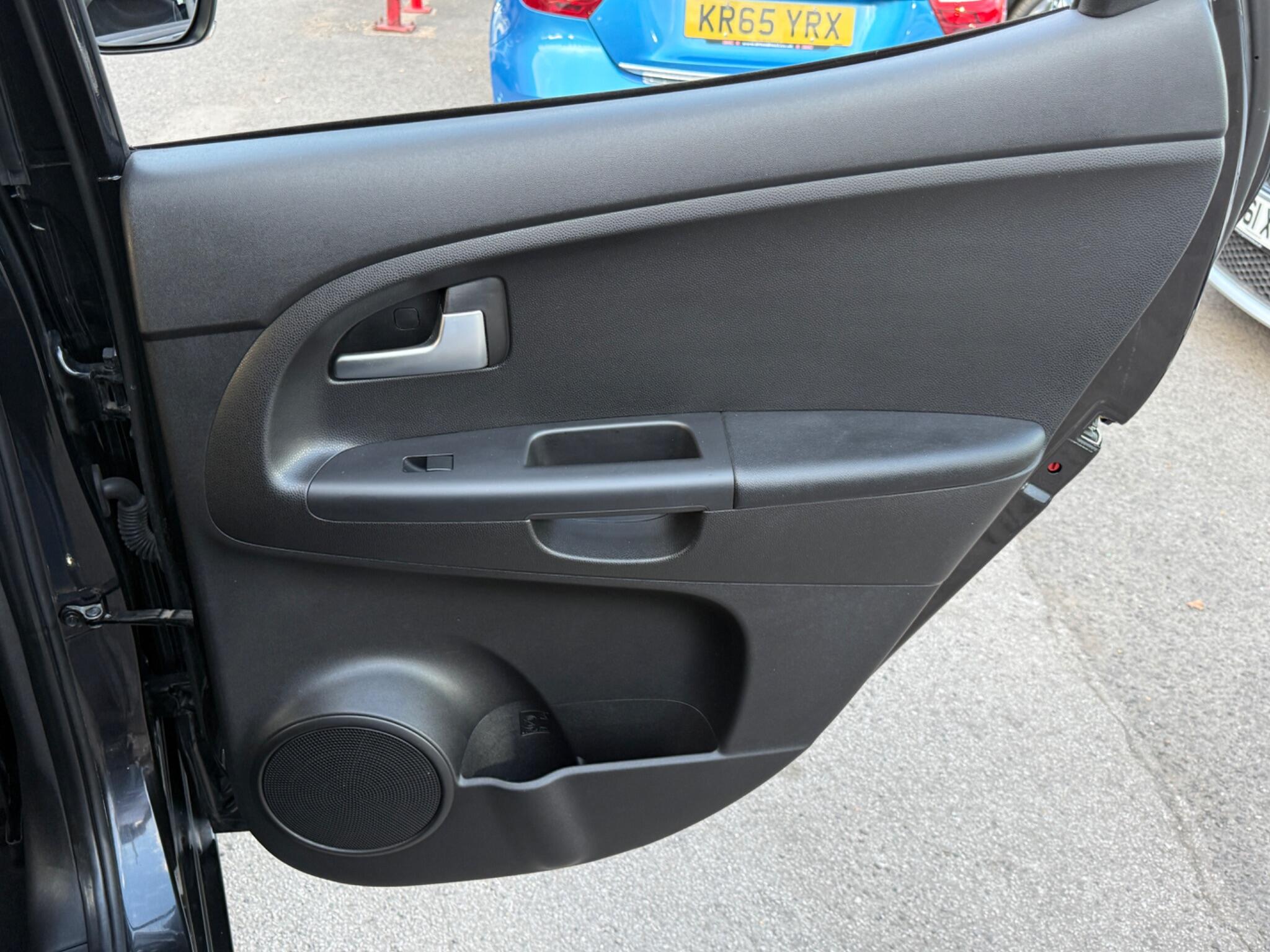 Kia Venga - Image 38
