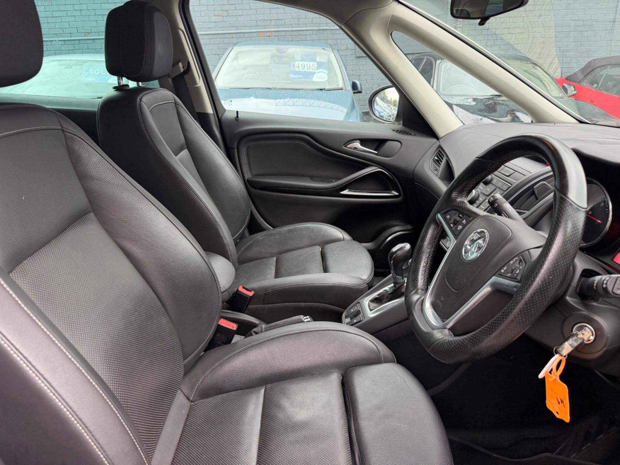 Vauxhall Zafira Tourer view 10