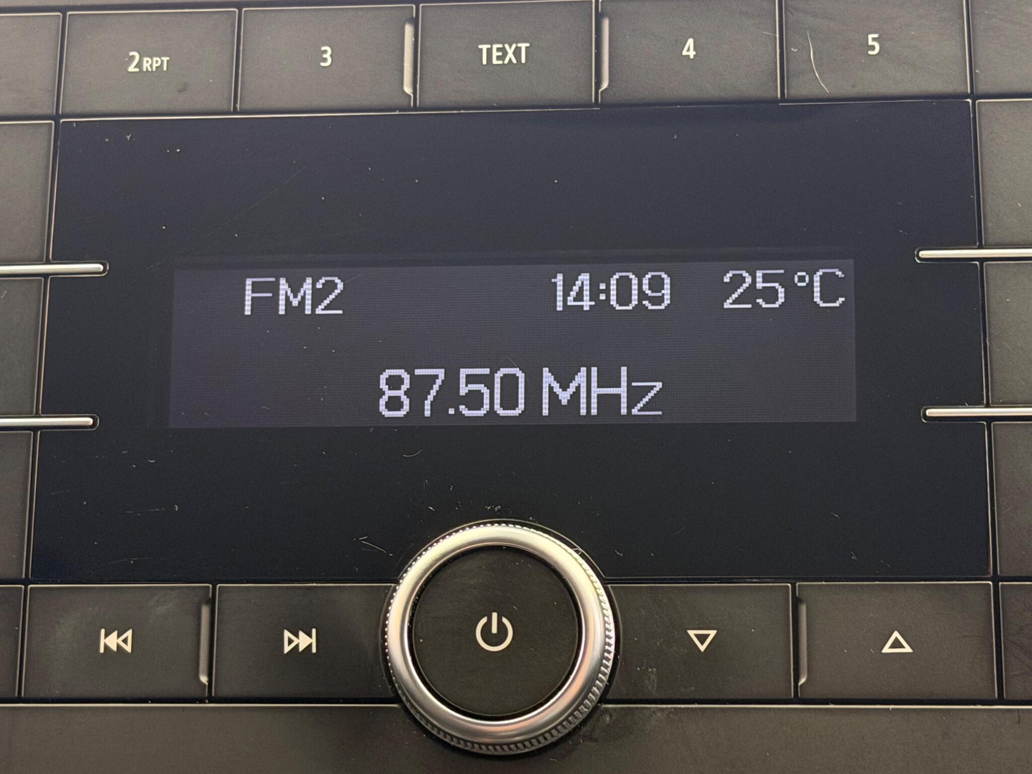 Renault Clio view 23