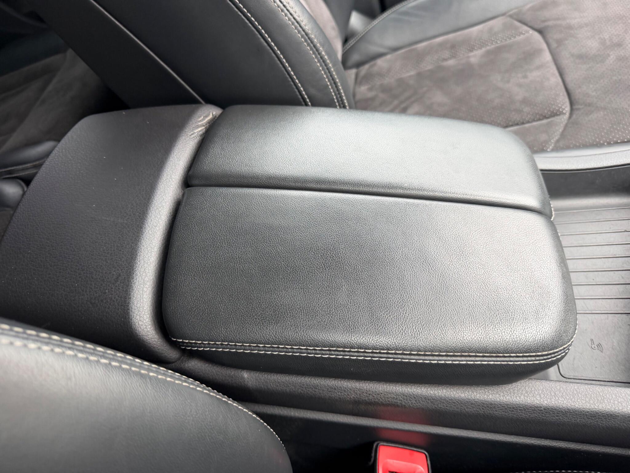 Audi Q7 view 44