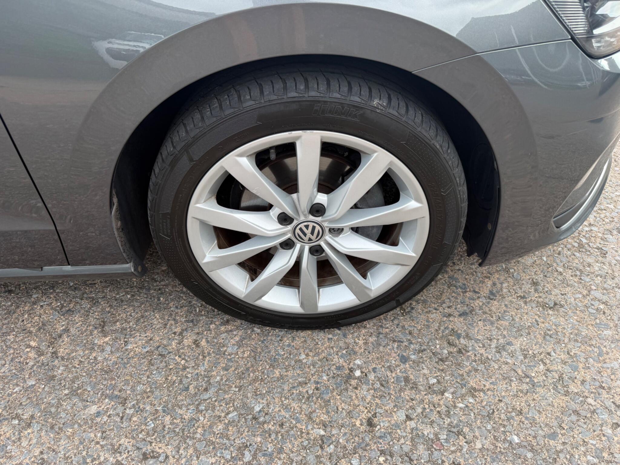 Volkswagen Golf Sportsvan view 17