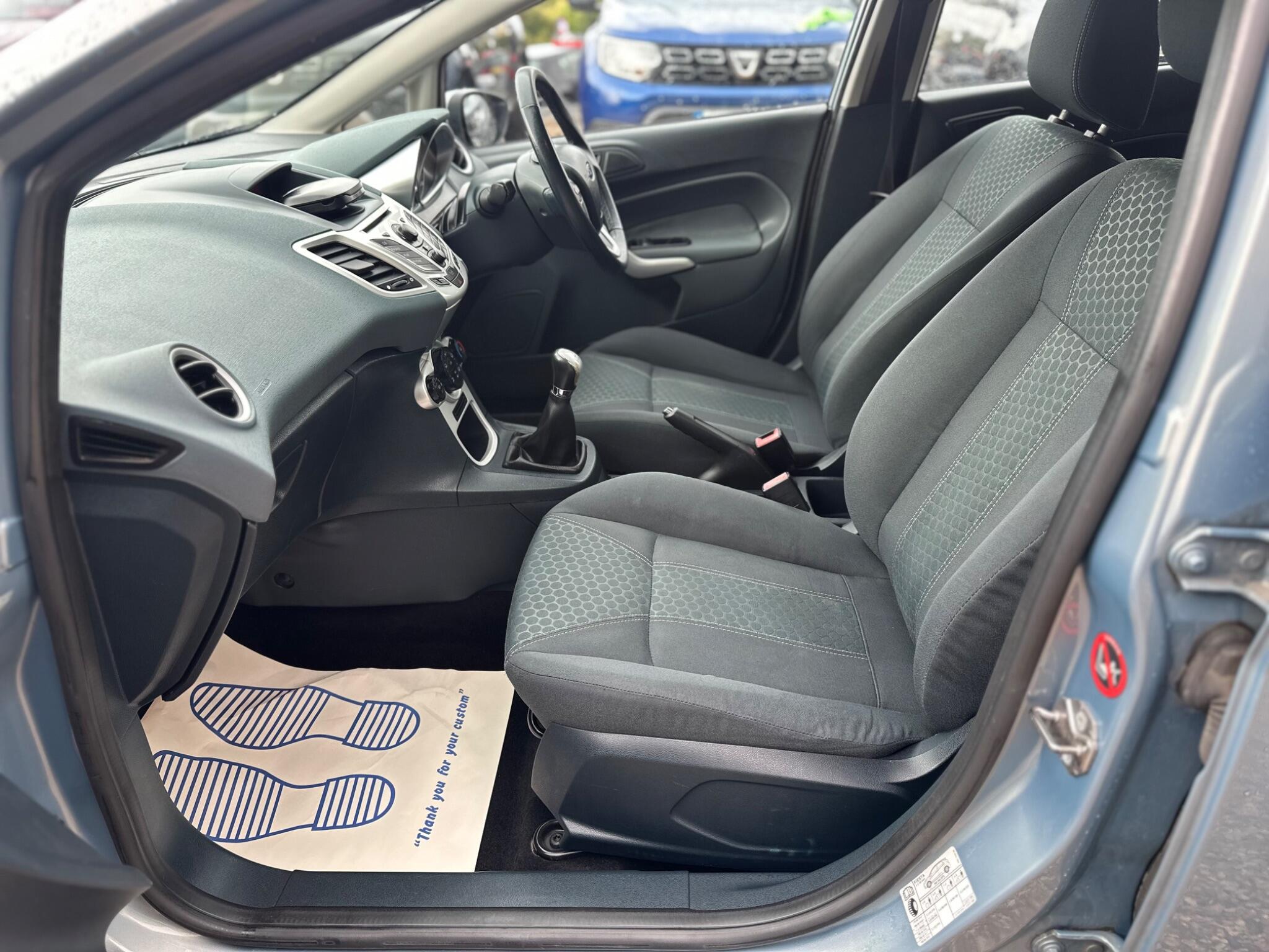 Ford Fiesta view 43