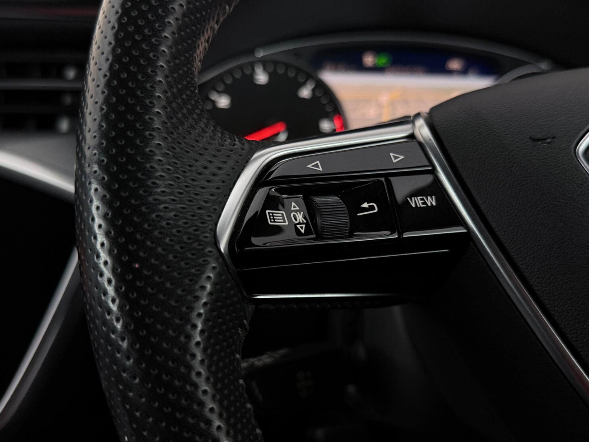 Audi A6 view 14
