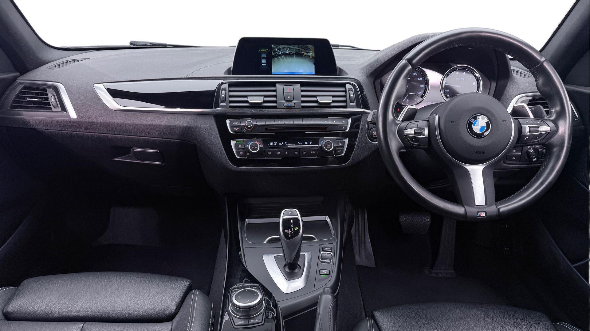 BMW X5 view 4