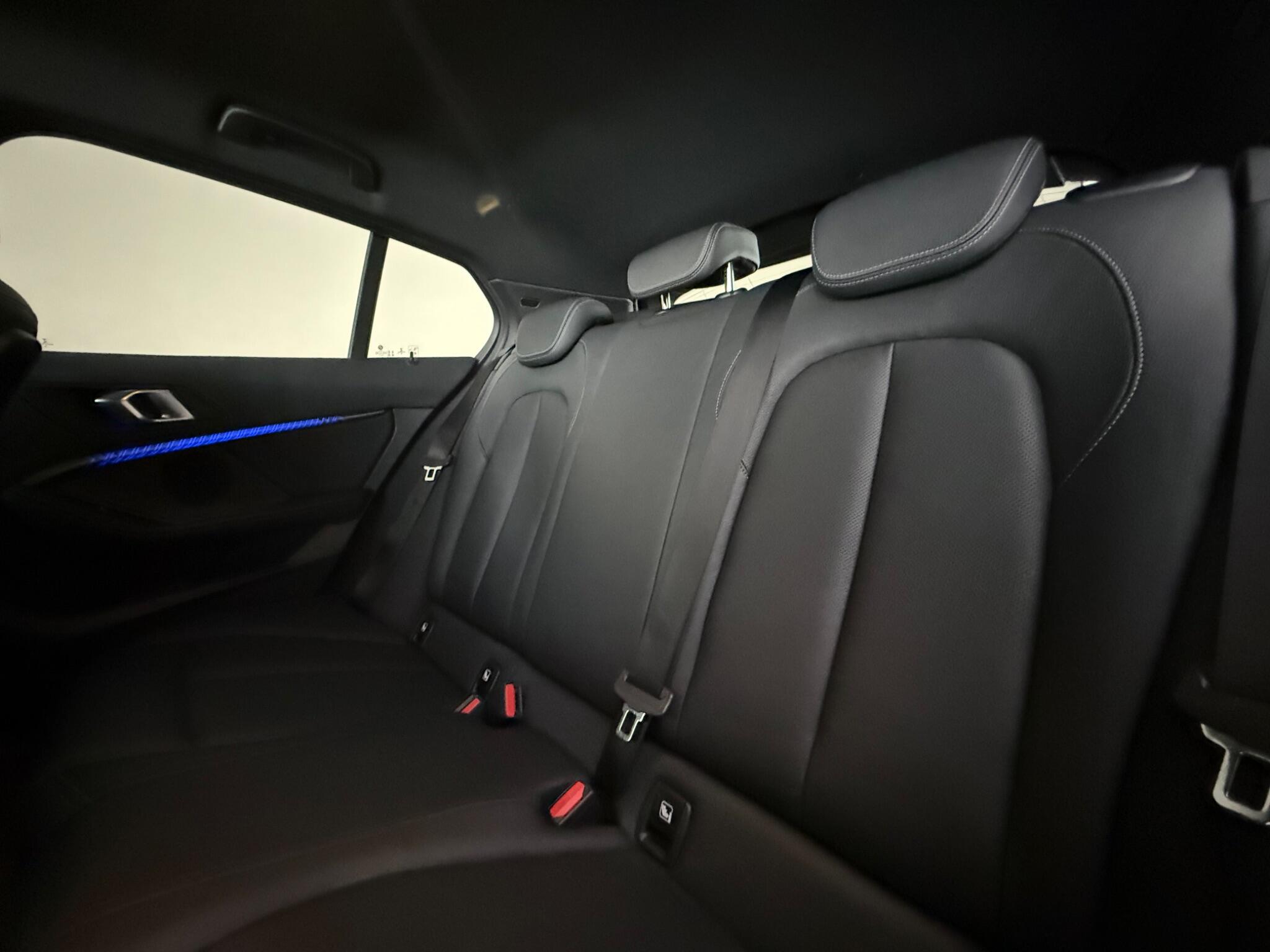 BMW 1 Series view 33