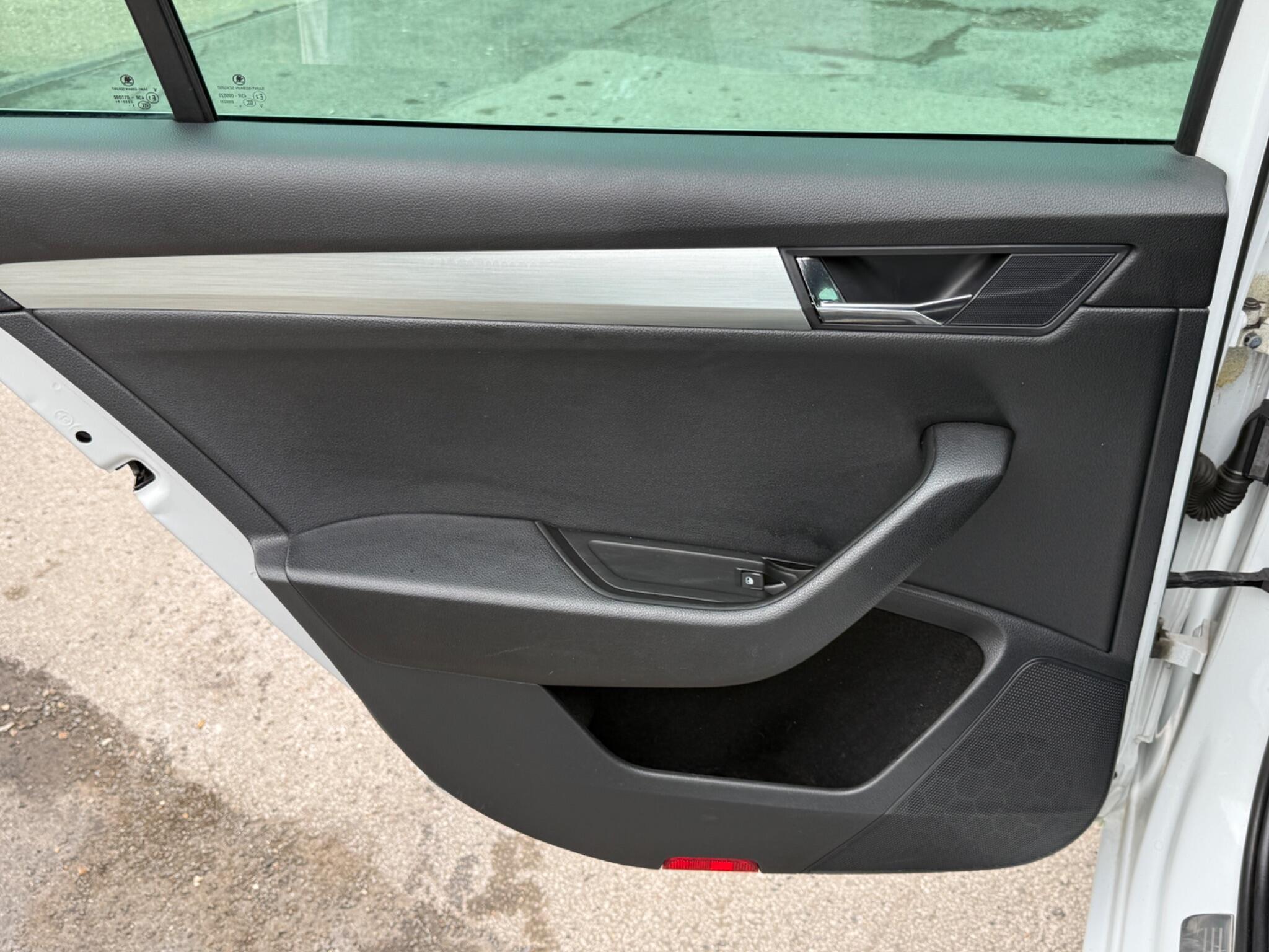 Skoda Superb - Image 51