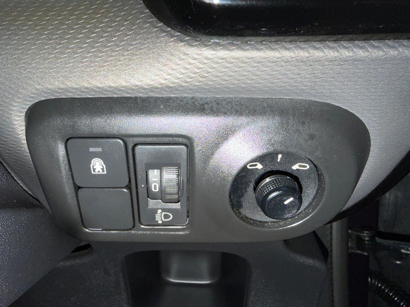 Citroen C4 Cactus view 18