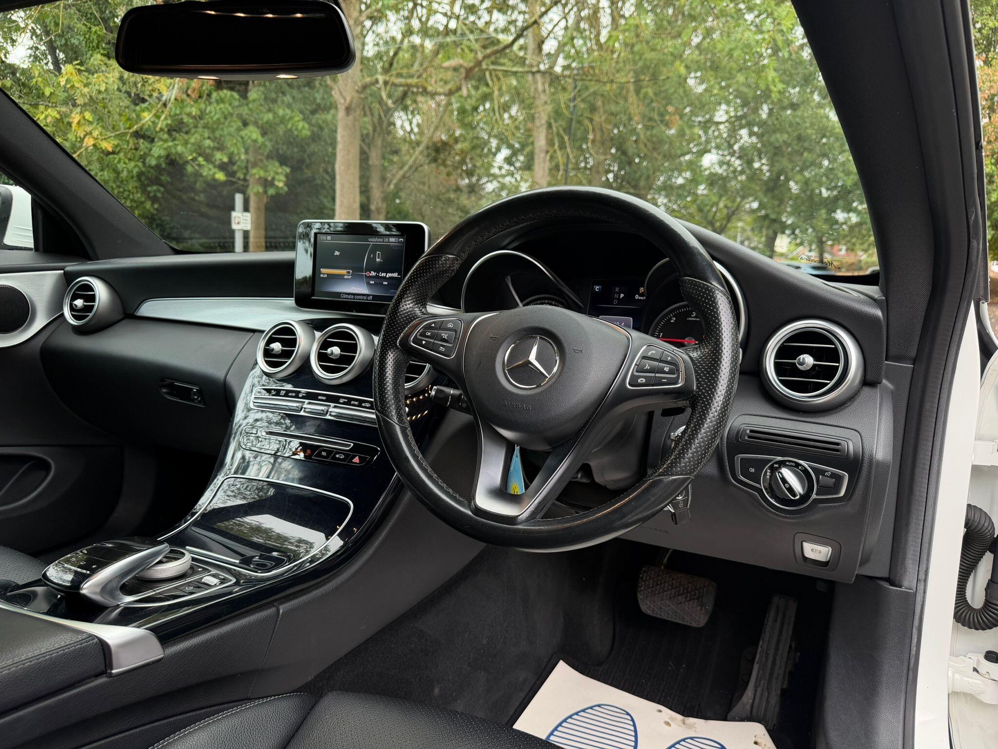 Mercedes-Benz C-Class view 9