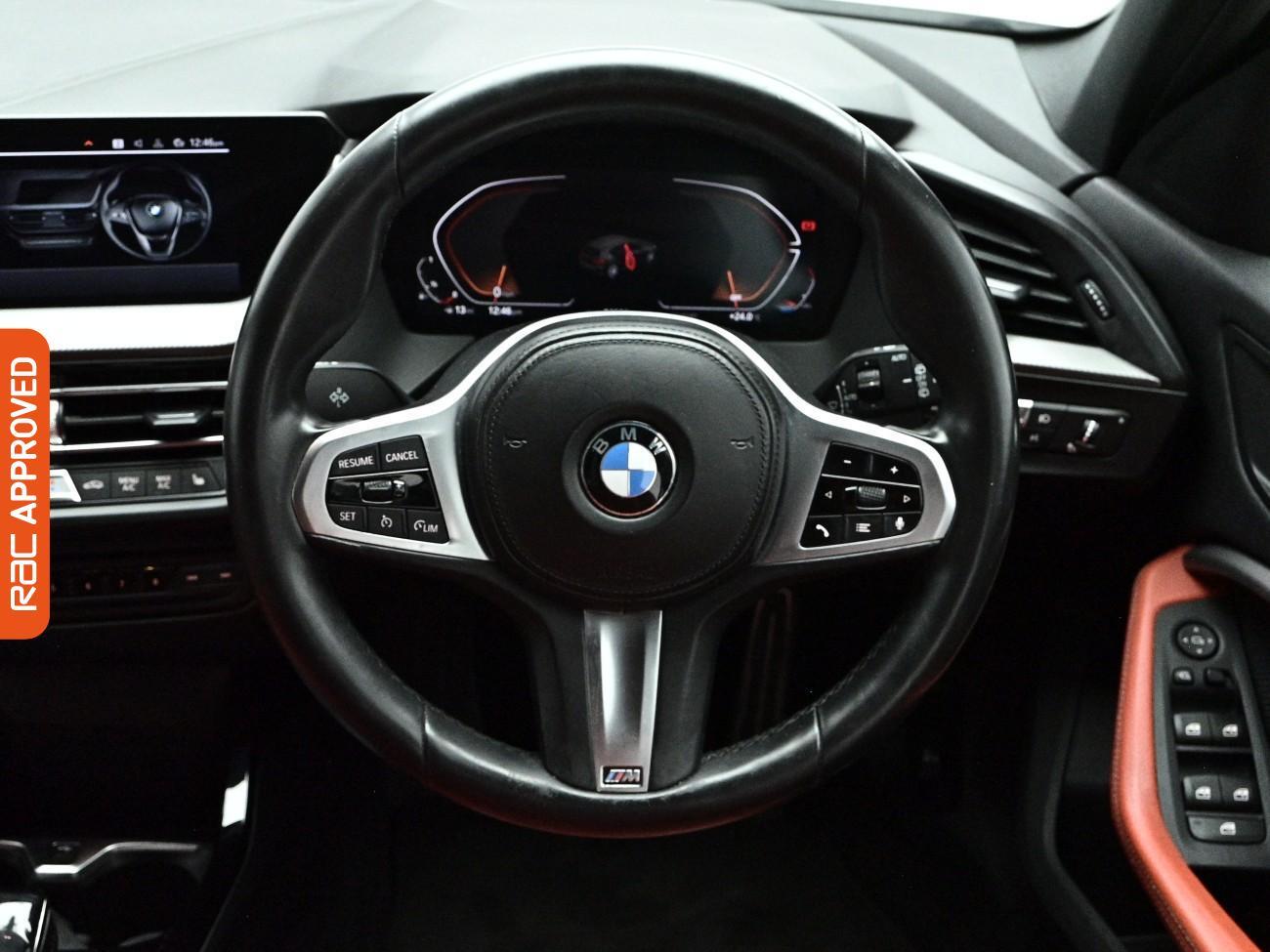 BMW 1 Series view 9