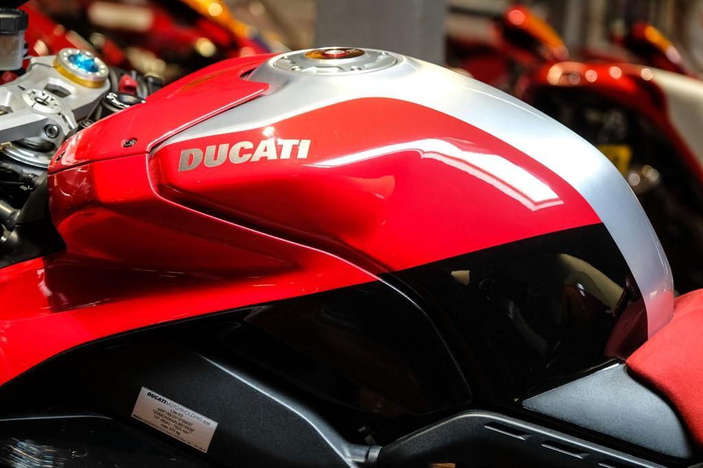 Ducati Panigale V4R view 19