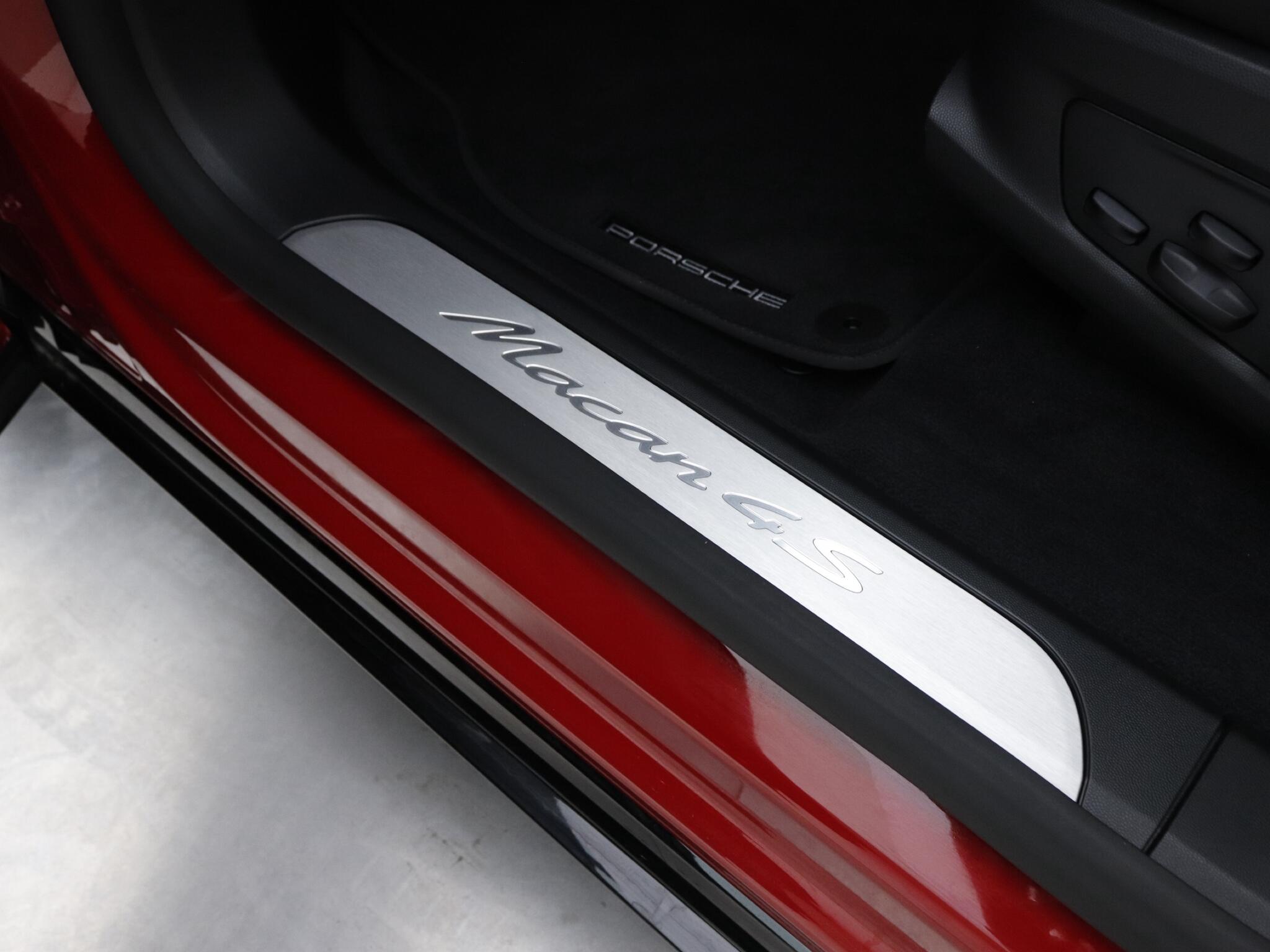 Porsche Macan view 29