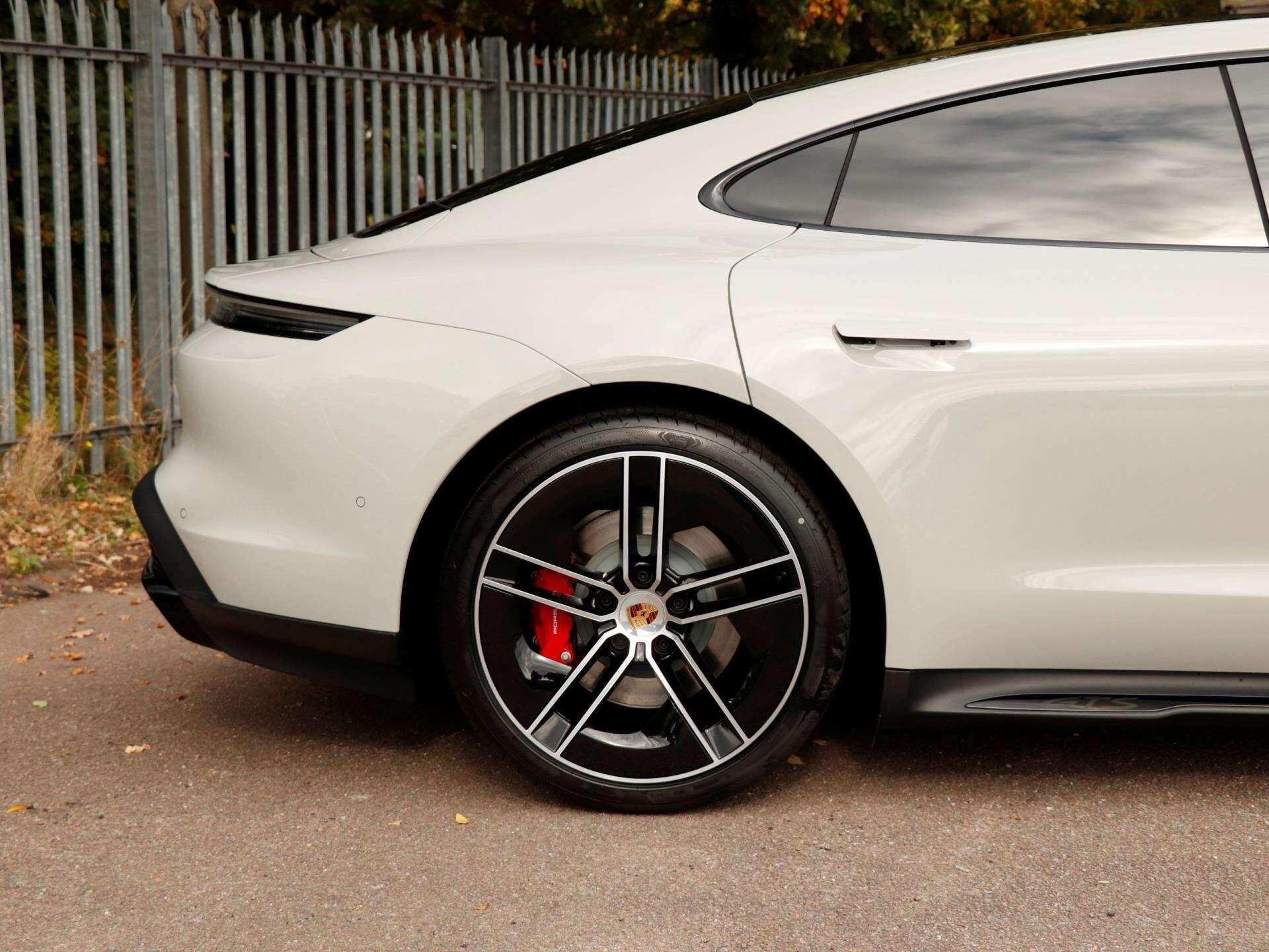 Porsche Taycan view 36