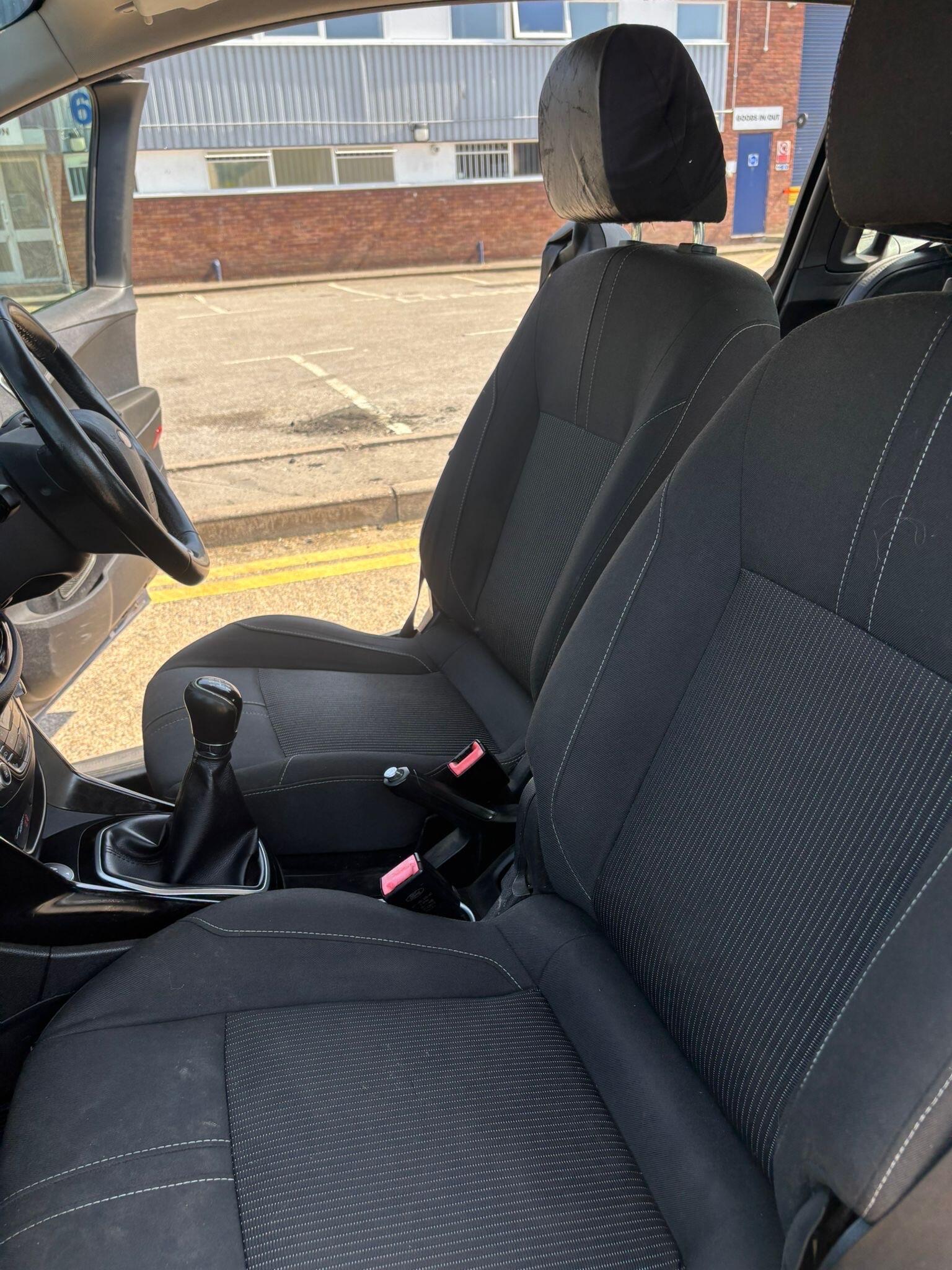 Ford B-Max view 50