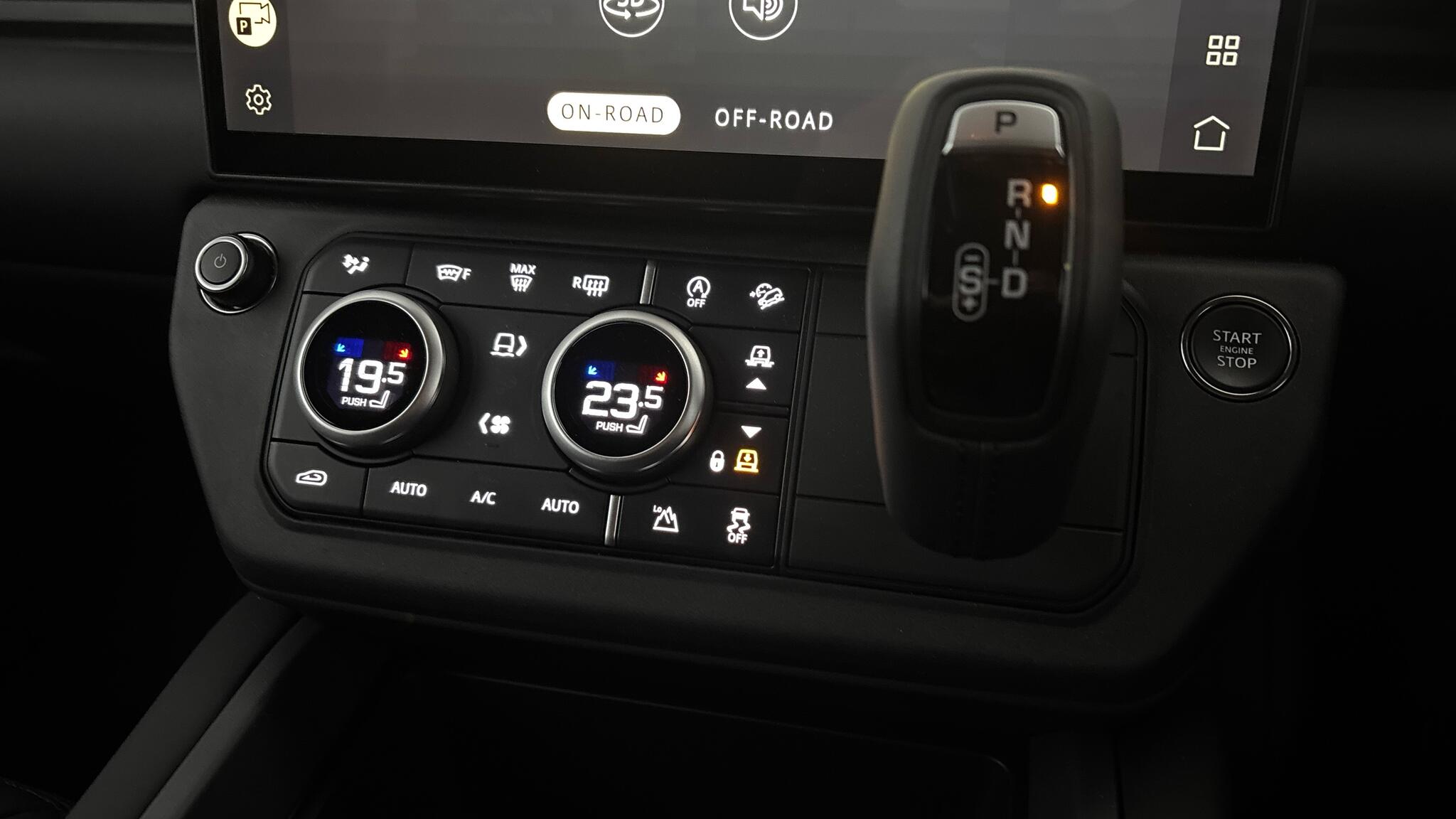 Land Rover Defender view 13