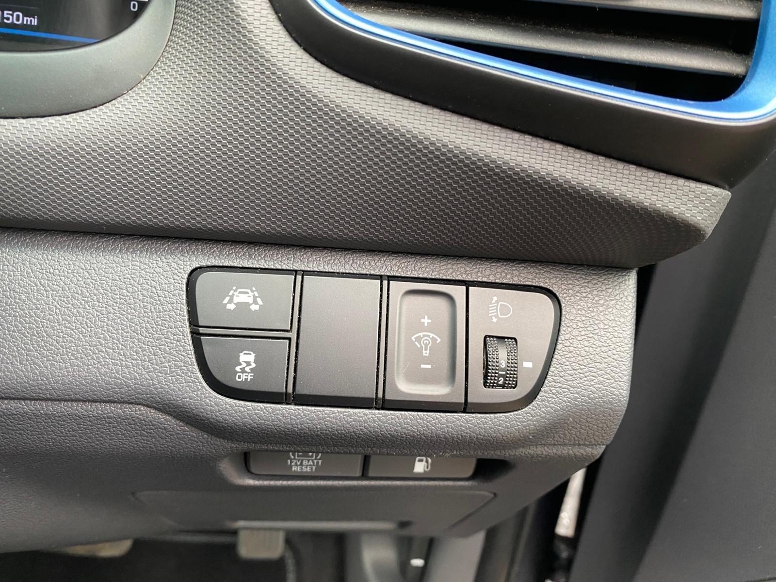 Hyundai Ioniq view 29
