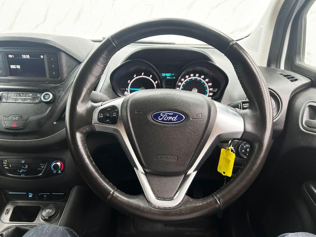 Ford Transit Courier view 20