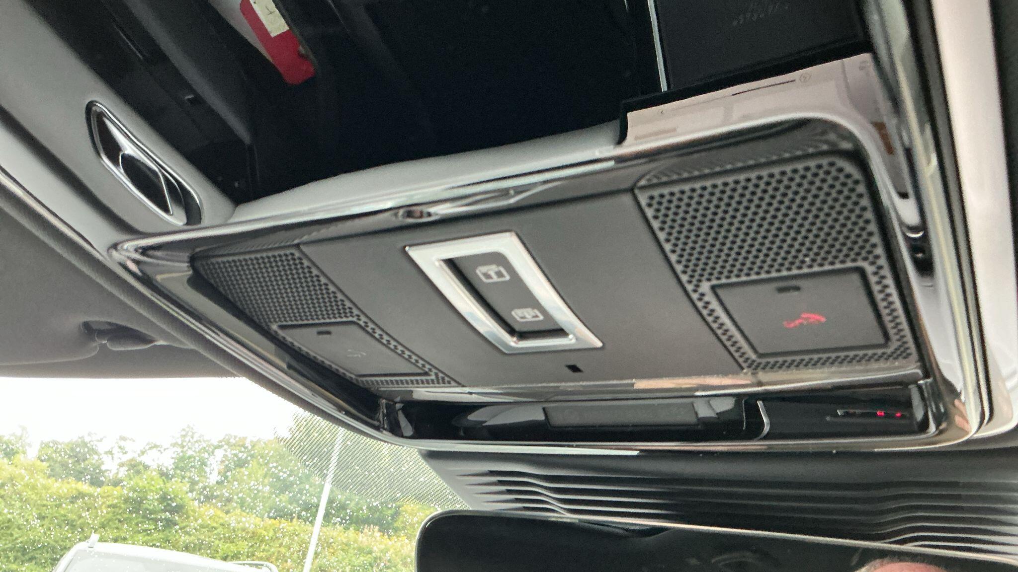 Land Rover Range Rover Velar view 50