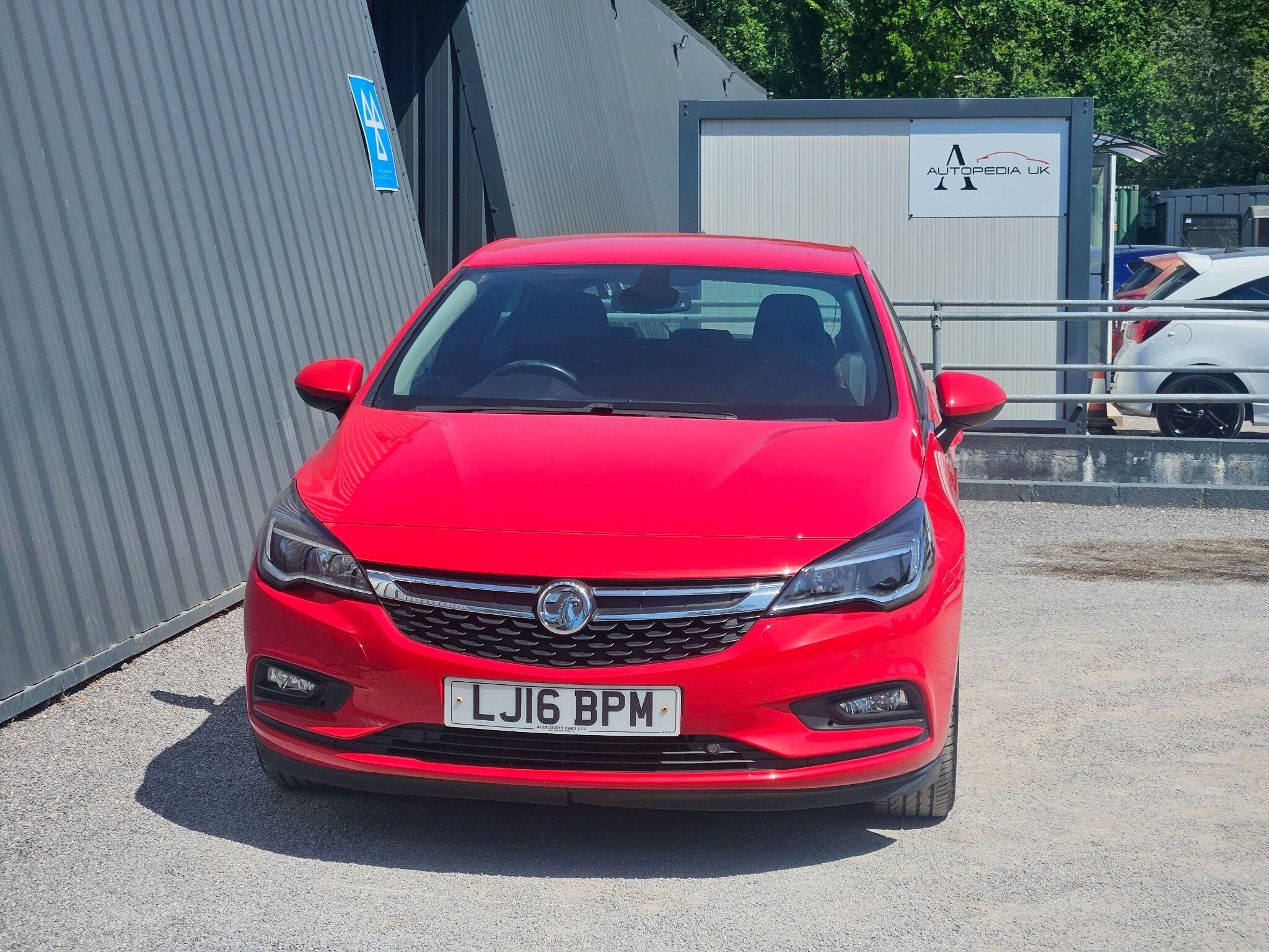 2016 Vauxhall Astra image 8