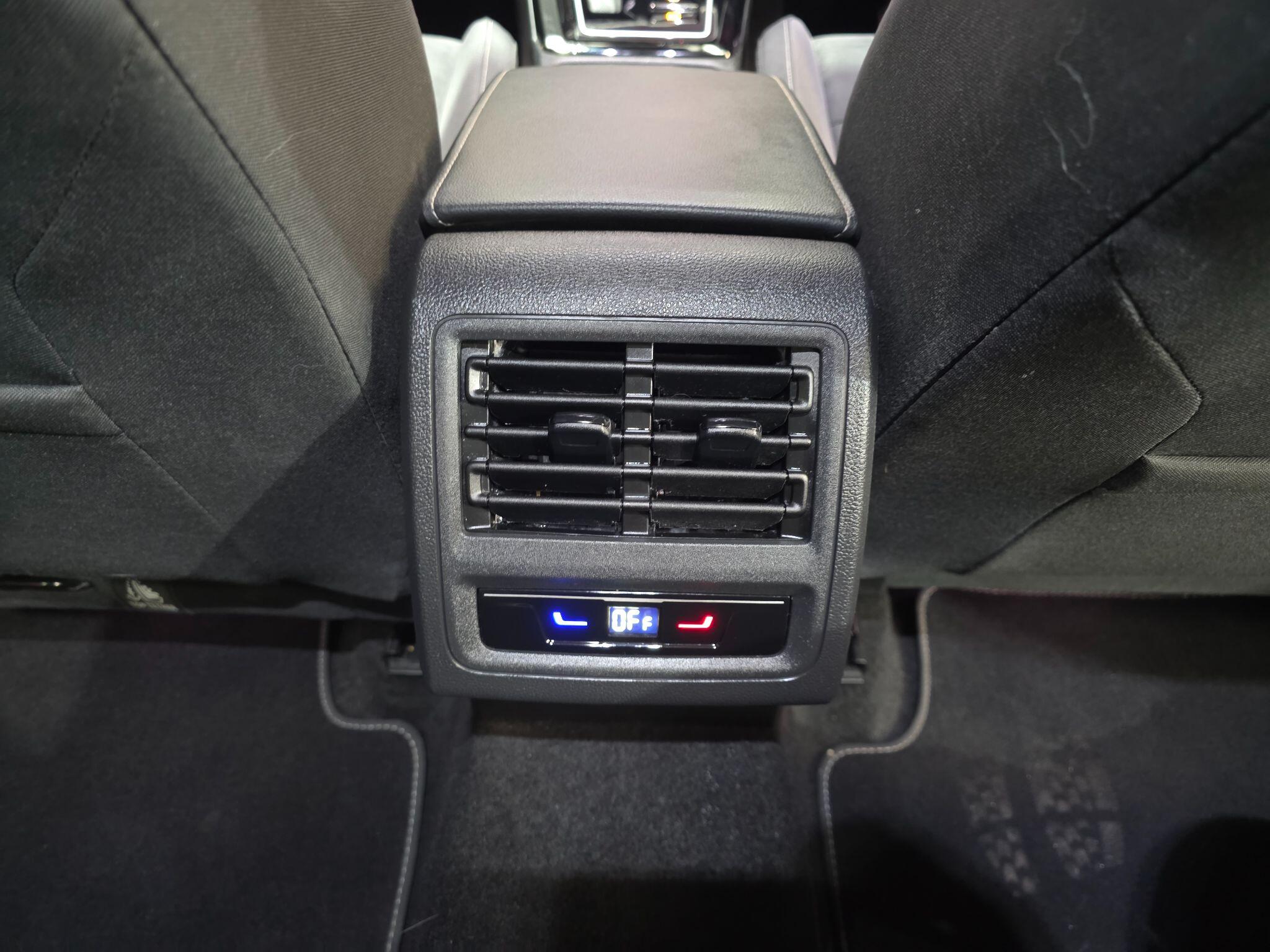 Volkswagen Golf view 23