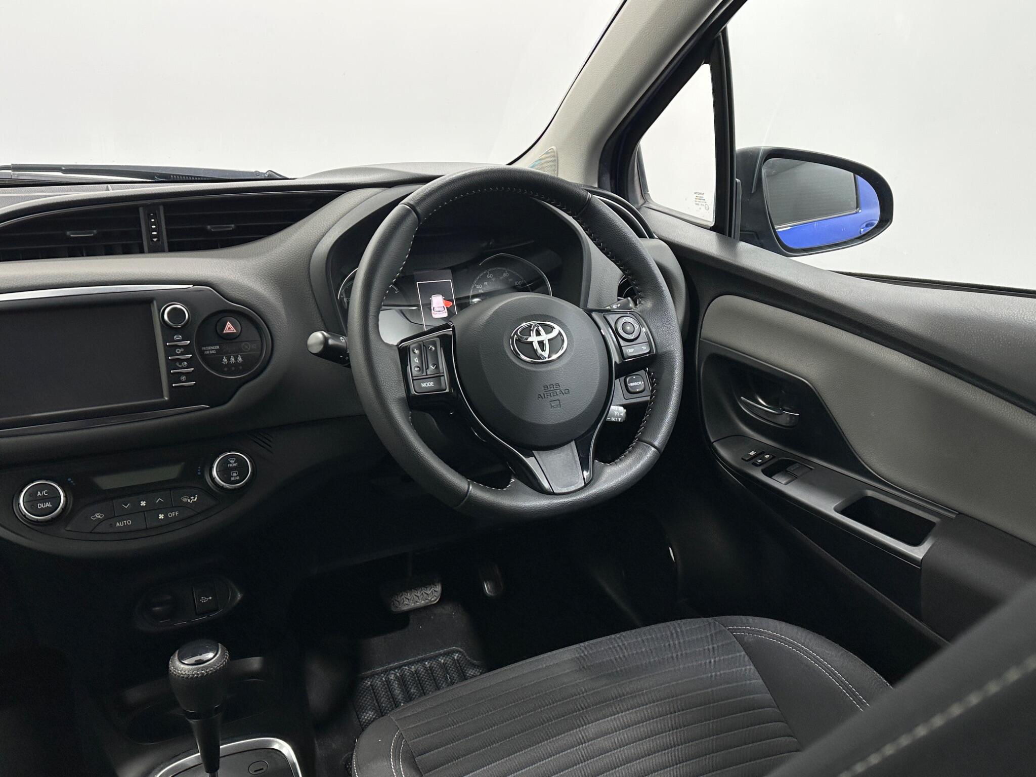 Toyota Yaris view 12