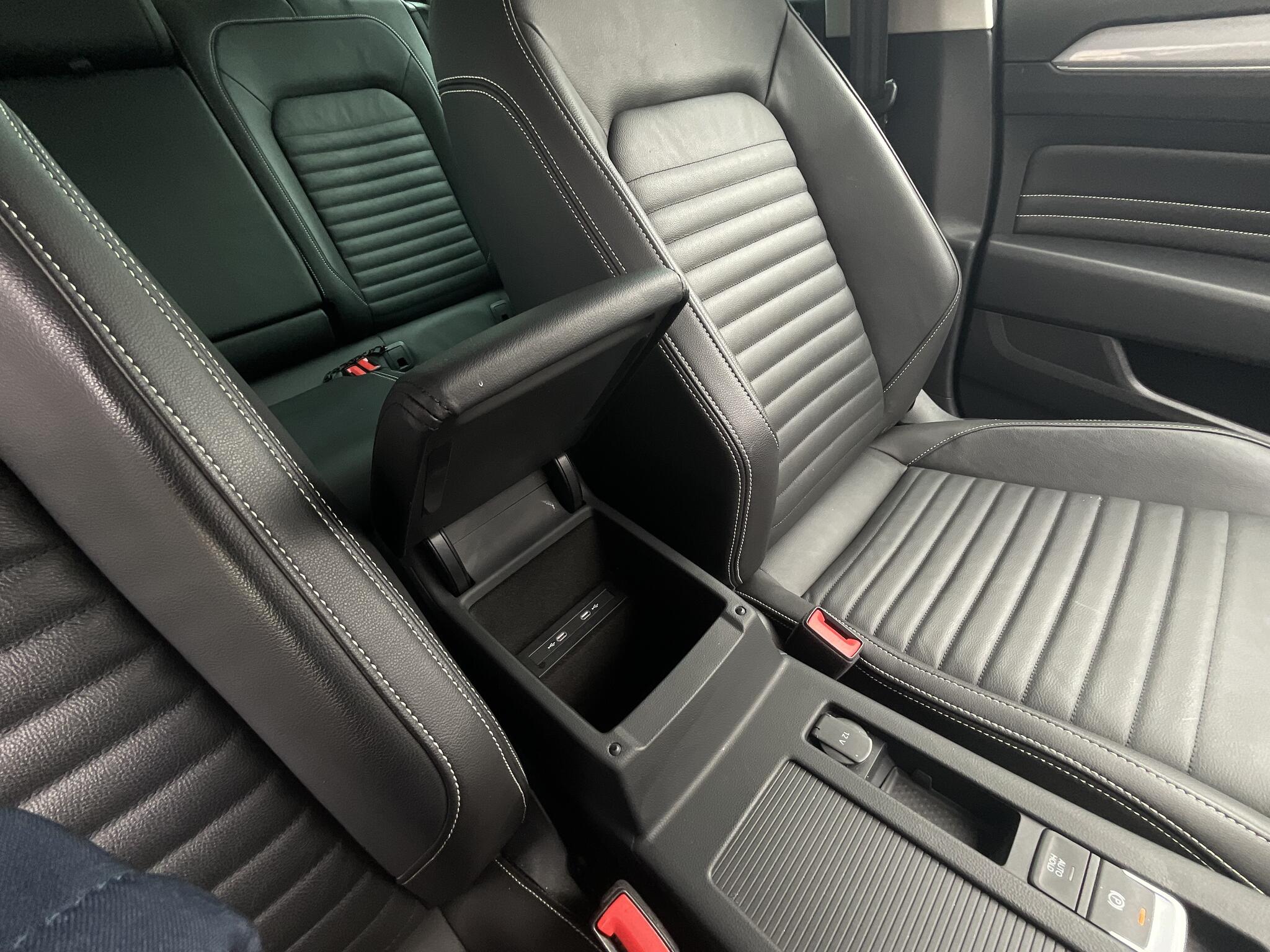 Volkswagen Passat view 16