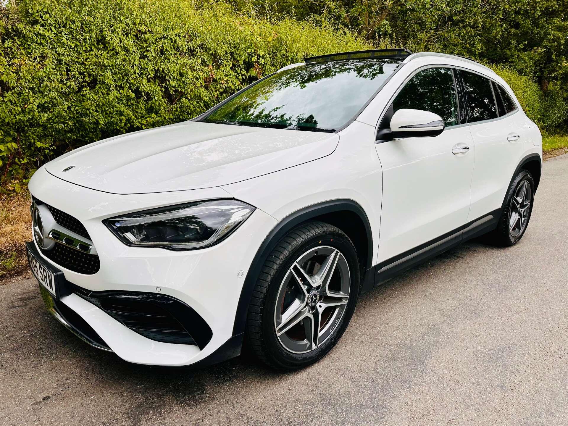 Mercedes-Benz Gla view 32