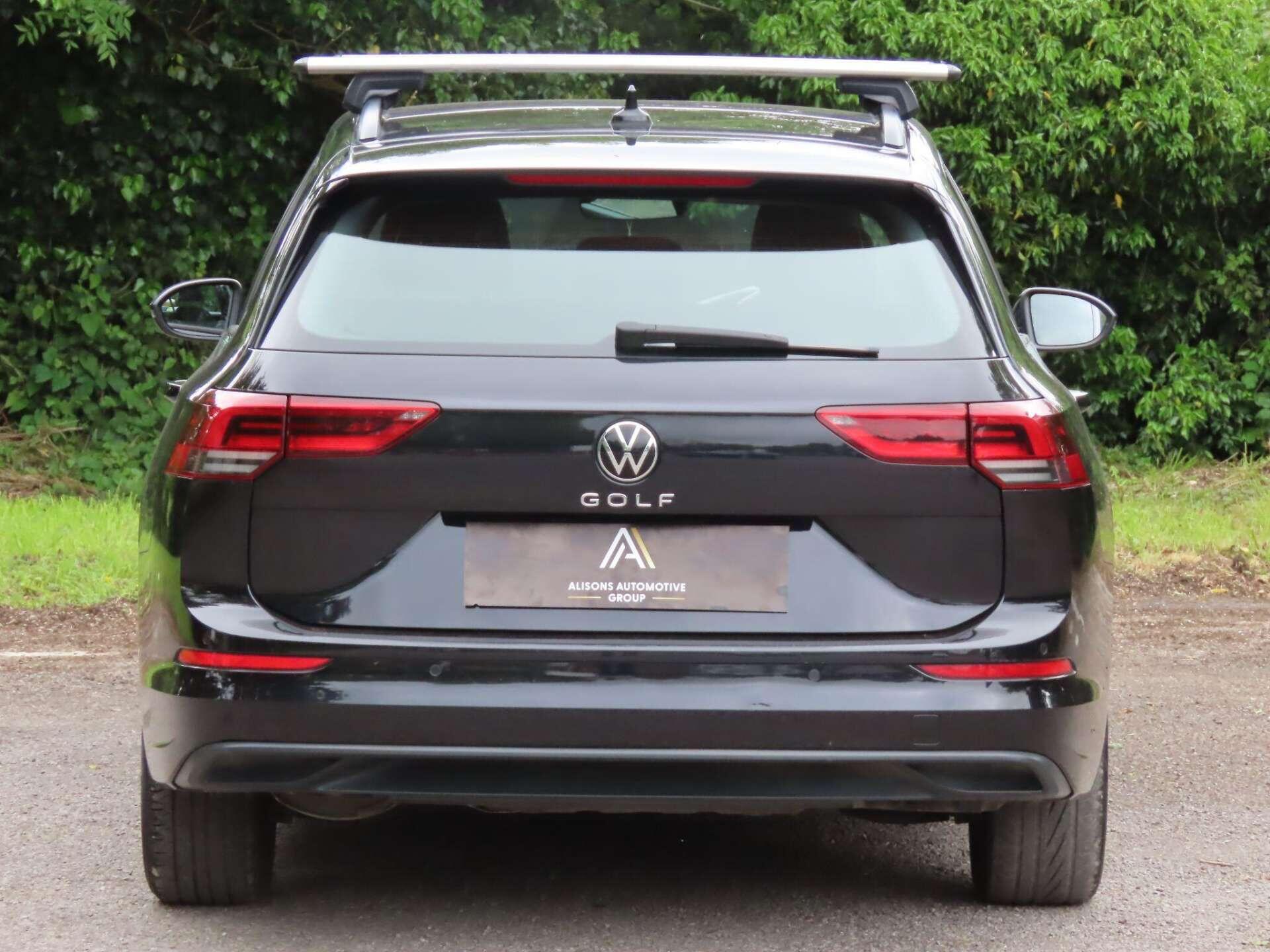Volkswagen Golf view 5
