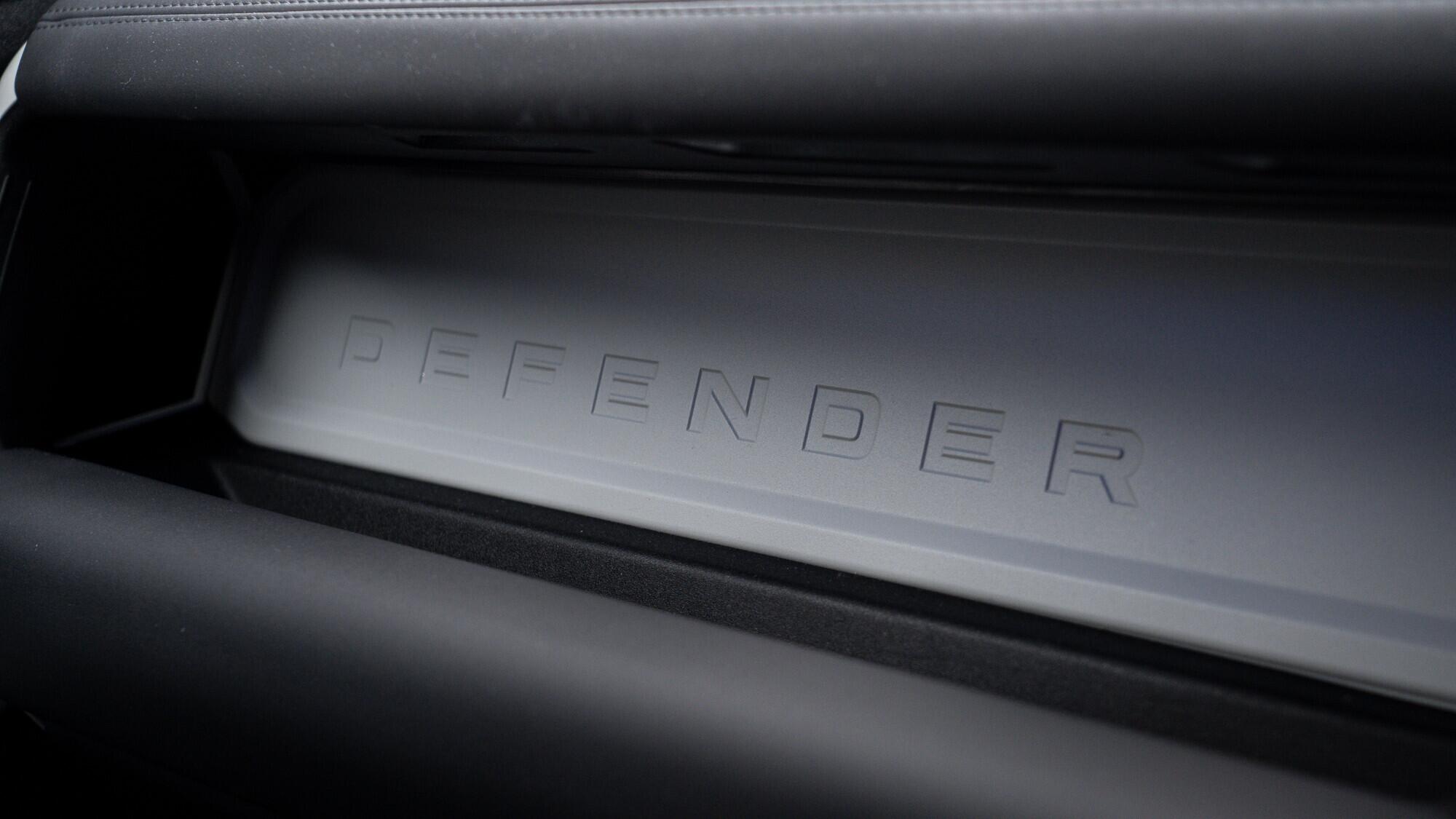 Land Rover Defender view 42