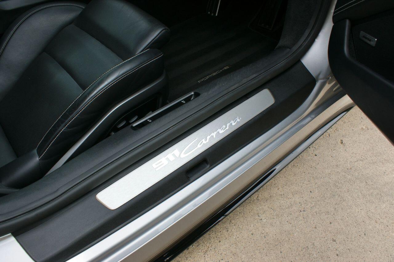 Porsche 911 view 67