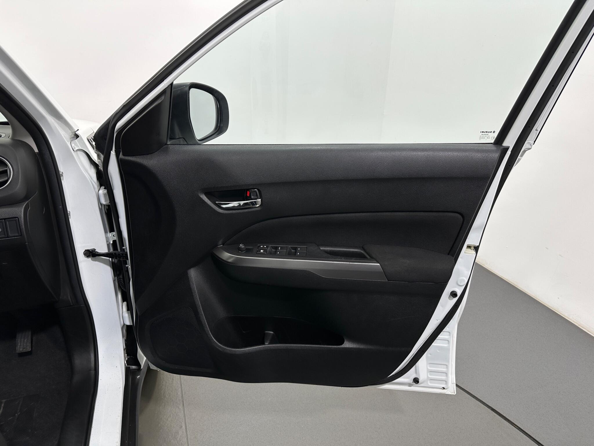 Suzuki Vitara view 32