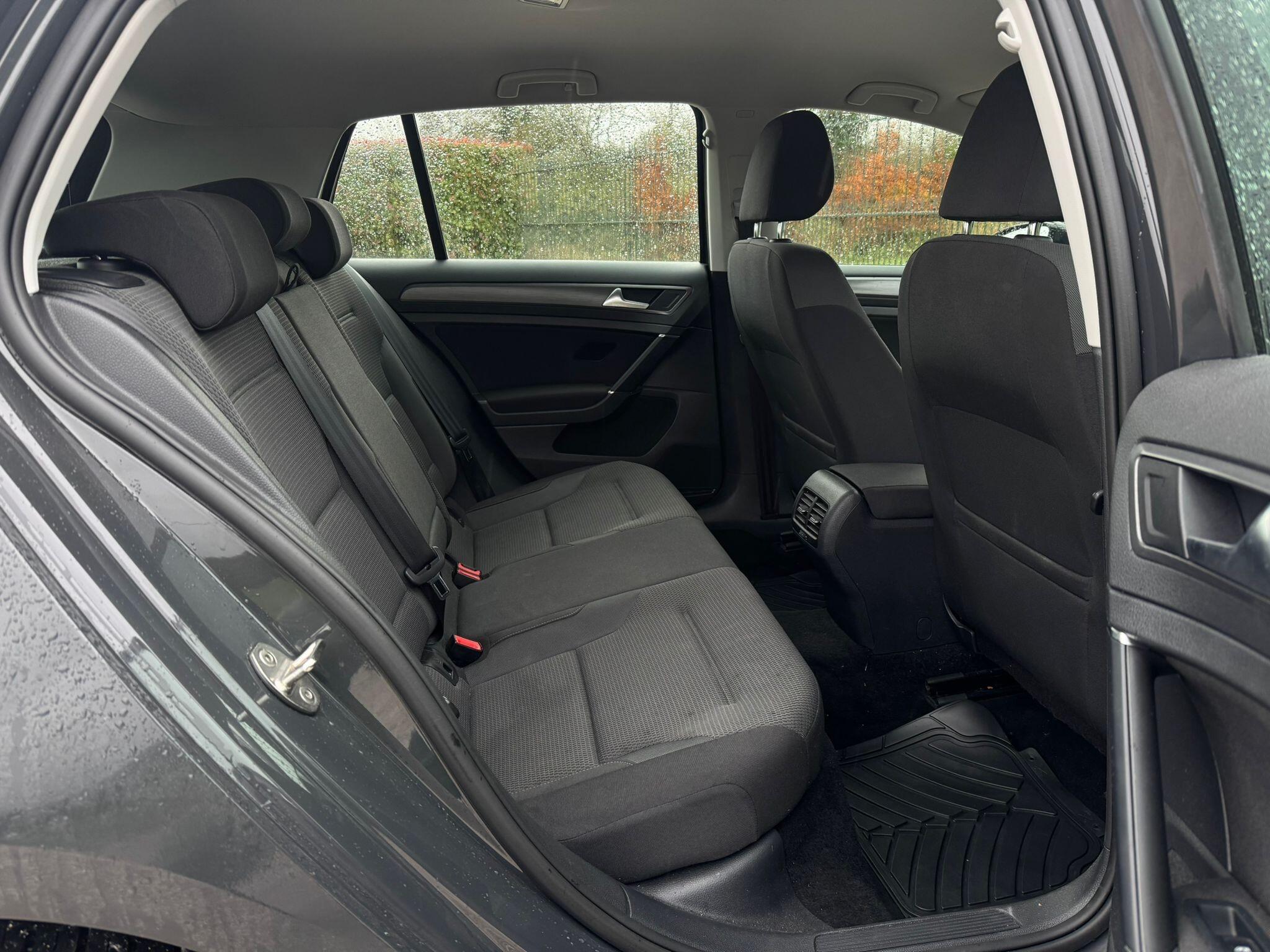 2020 Volkswagen e-Golf 35.8kWh e-Golf Auto 5dr • 41,030 miles image 24