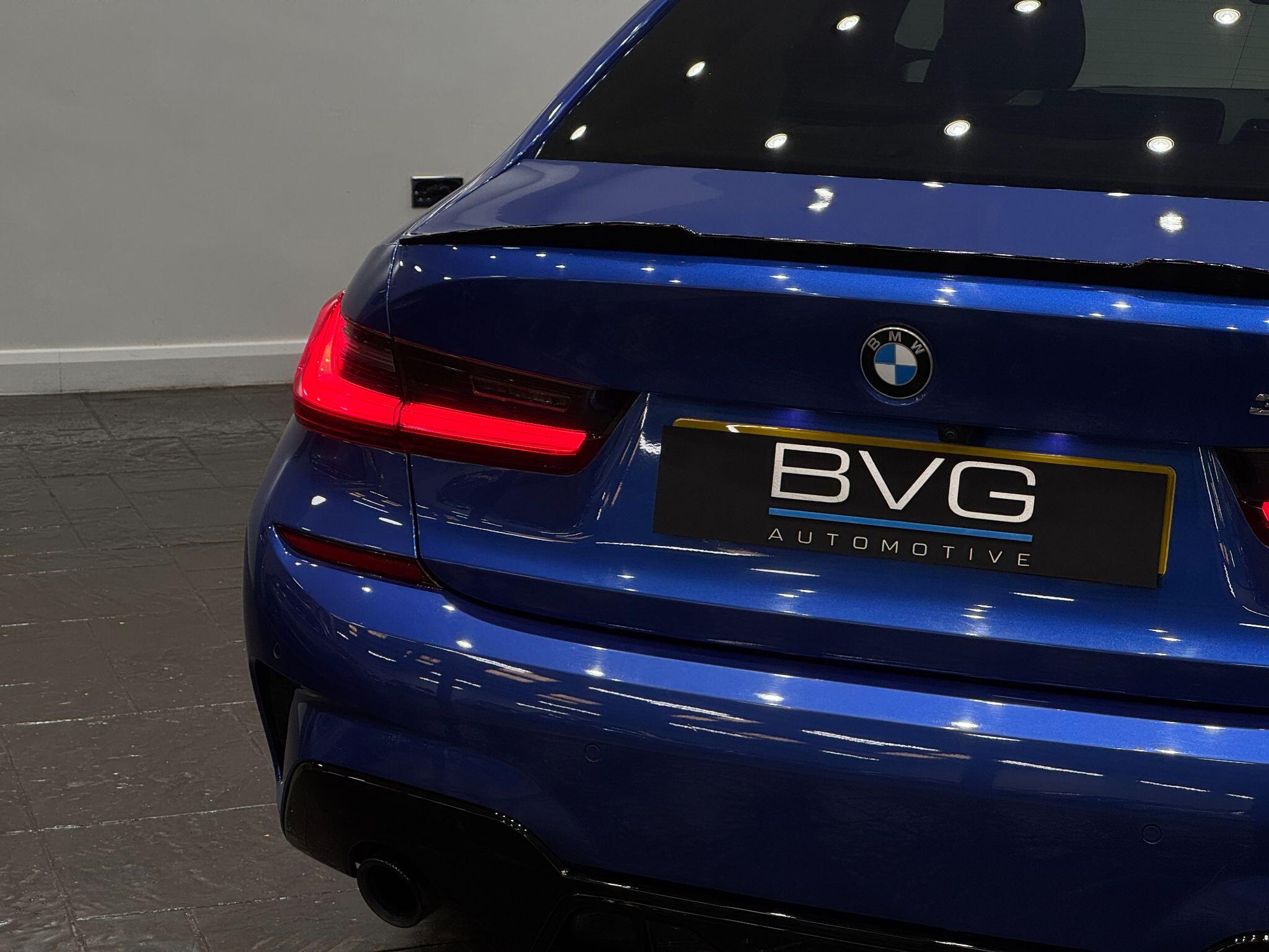 BMW 3 Series view 14