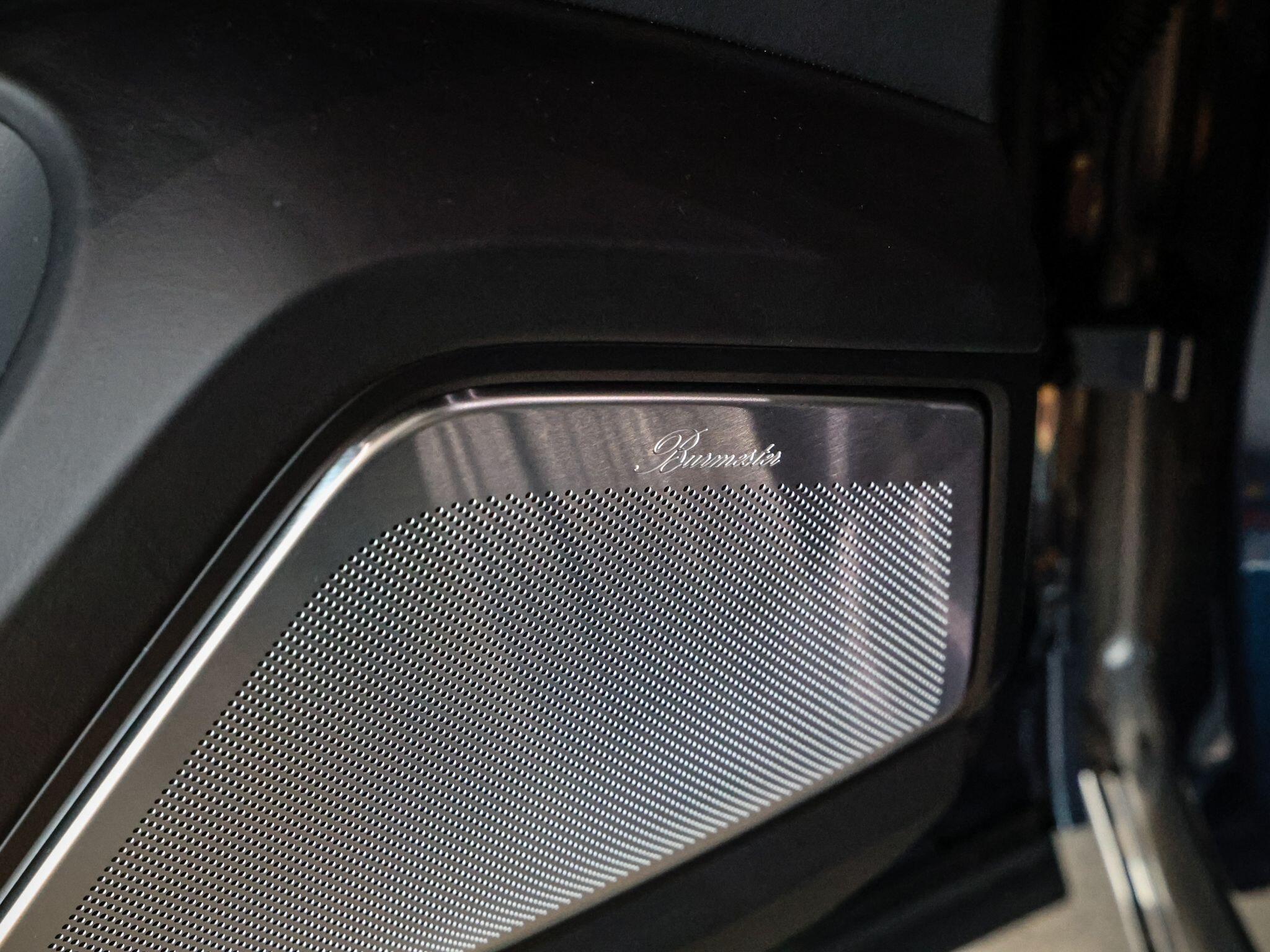 Porsche Cayenne view 28